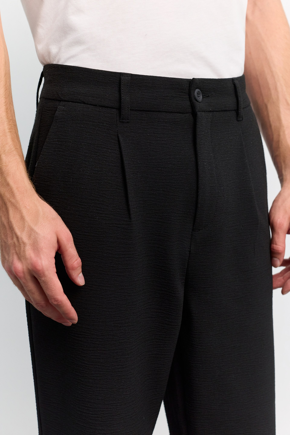 Siyah İnce Fitilli Dokulu Baggy Fit Pantolon
