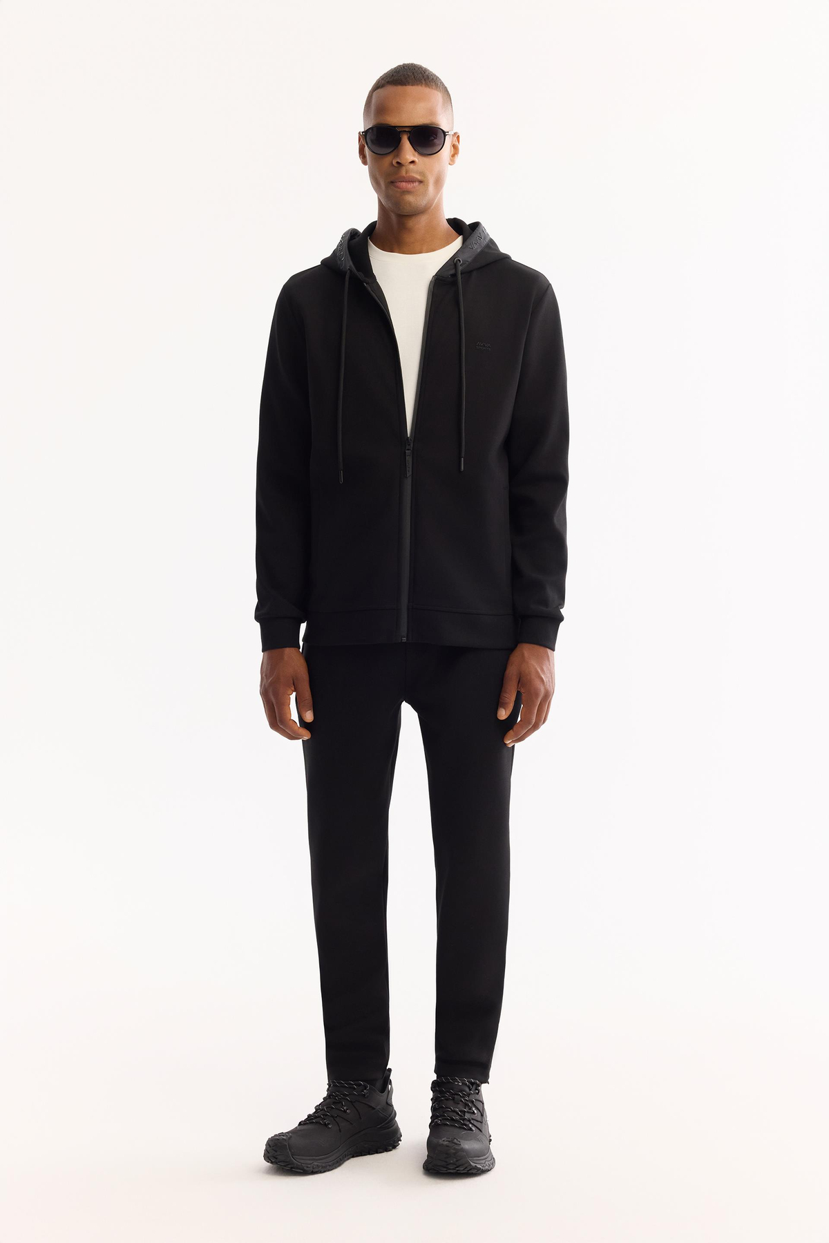 Siyah Kapişüyonlu Yaka Jel Baskı  Göğüs  Enjeksiyon Baskılı Fermuarlı İnterlok Sweatshirt Hırka