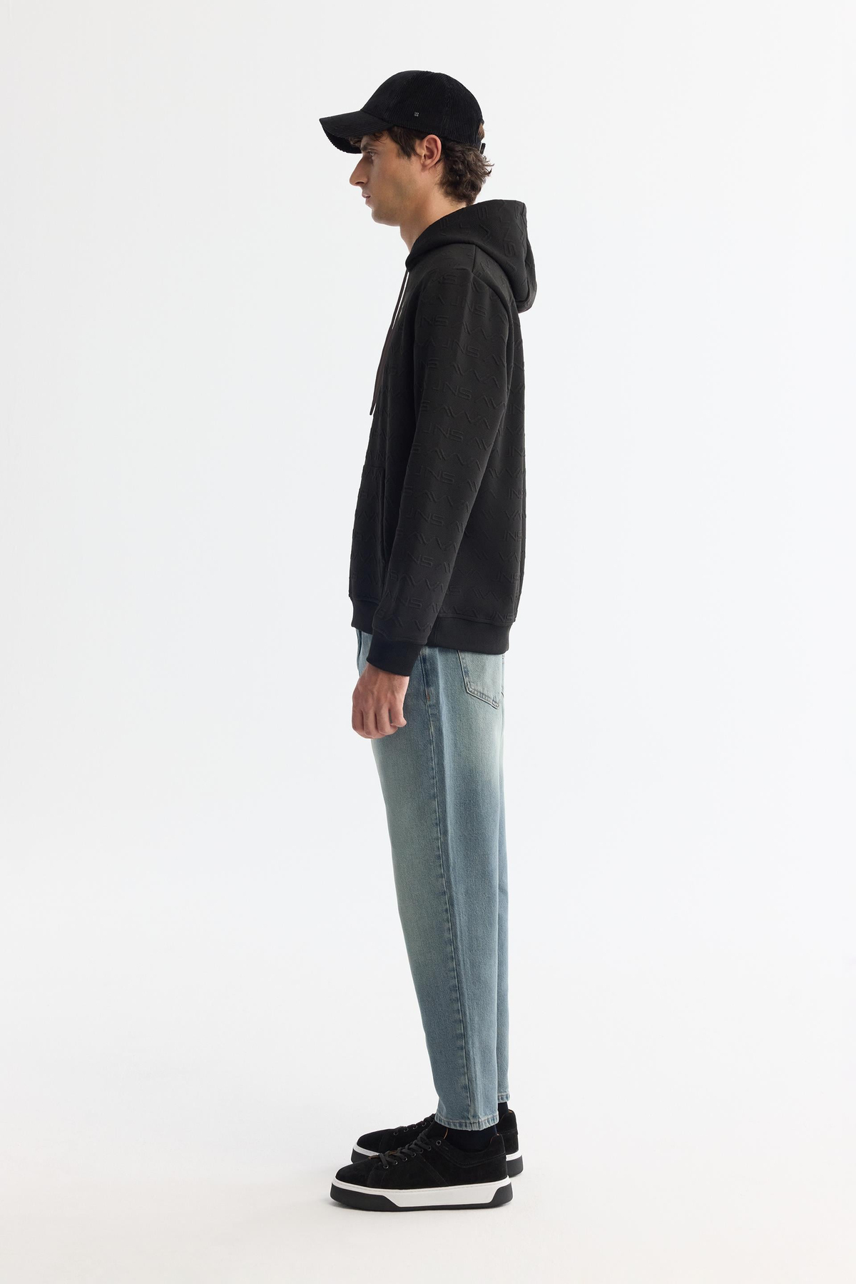 Siyah Kapüşonlu Baskılı Sweatshirt