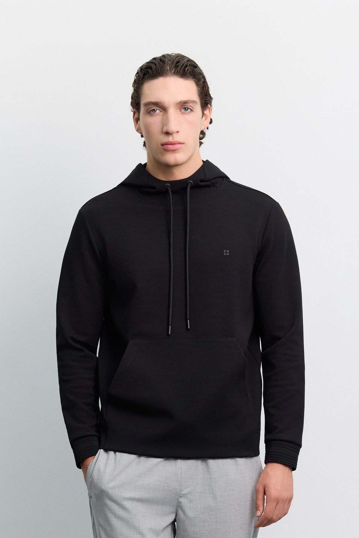 Siyah Kapüşonlu Kolay Ütülenebilir İnterlok Sweatshirt