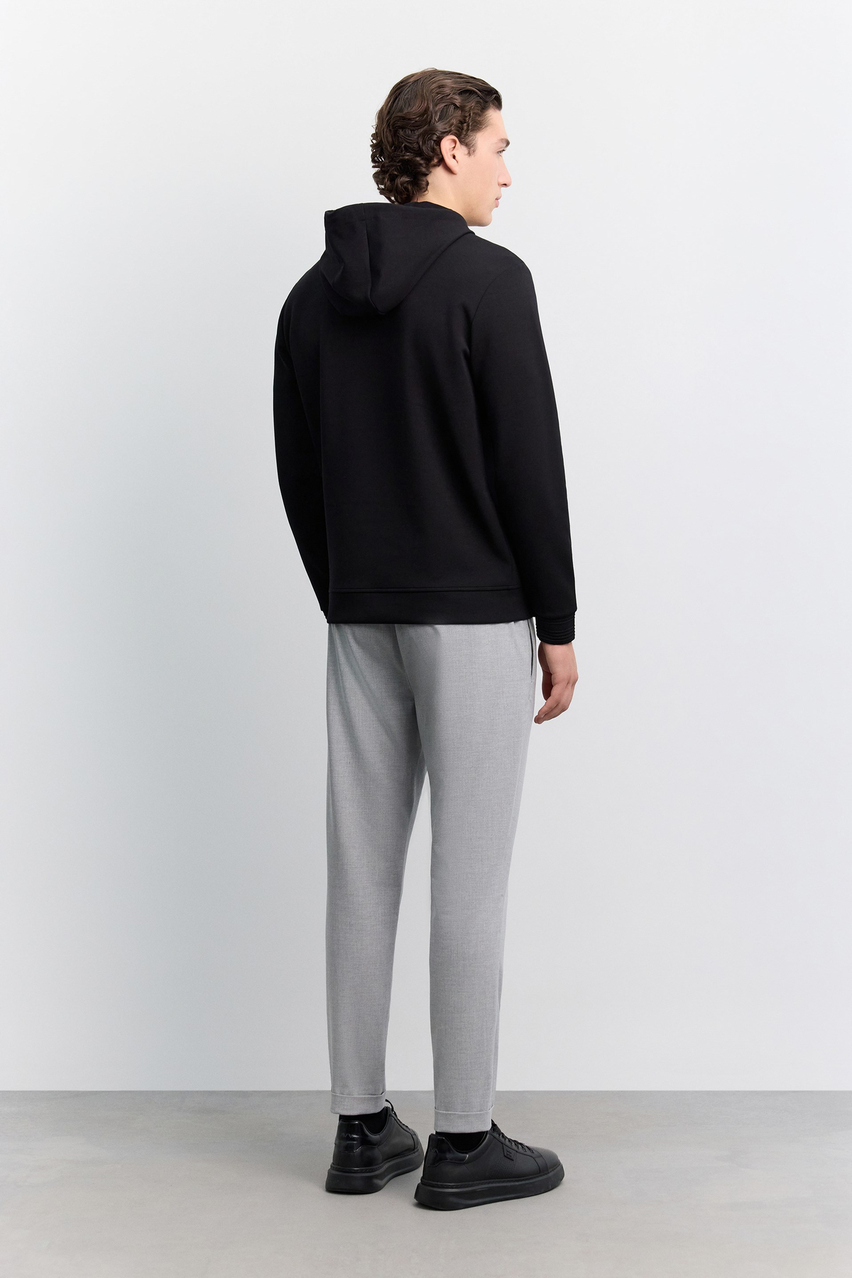 Siyah Kapüşonlu Kolay Ütülenebilir İnterlok Sweatshirt