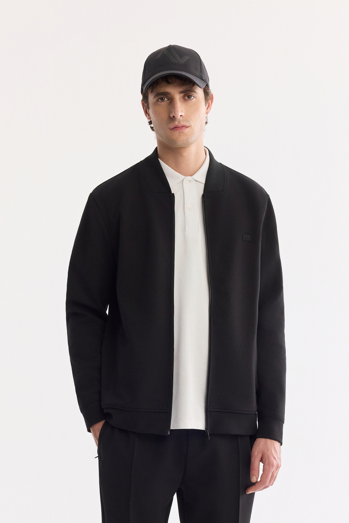 Siyah Kare Yaka Fermuarlı Pamuklu Kolay Ütülenen Sweatshirt