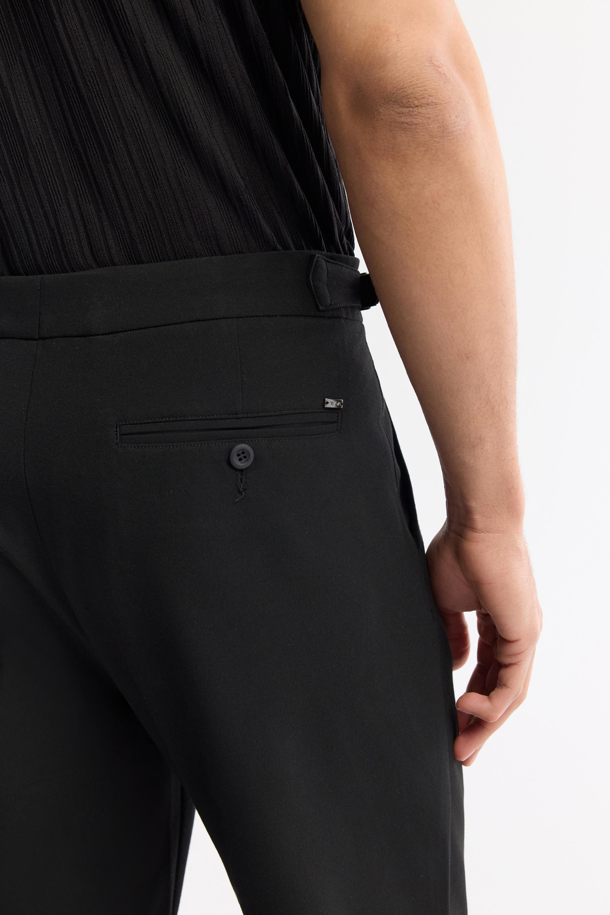 Siyah Klasik Bel Pileli Apolet Detaylı Gordion Carrot Fit Pantolon