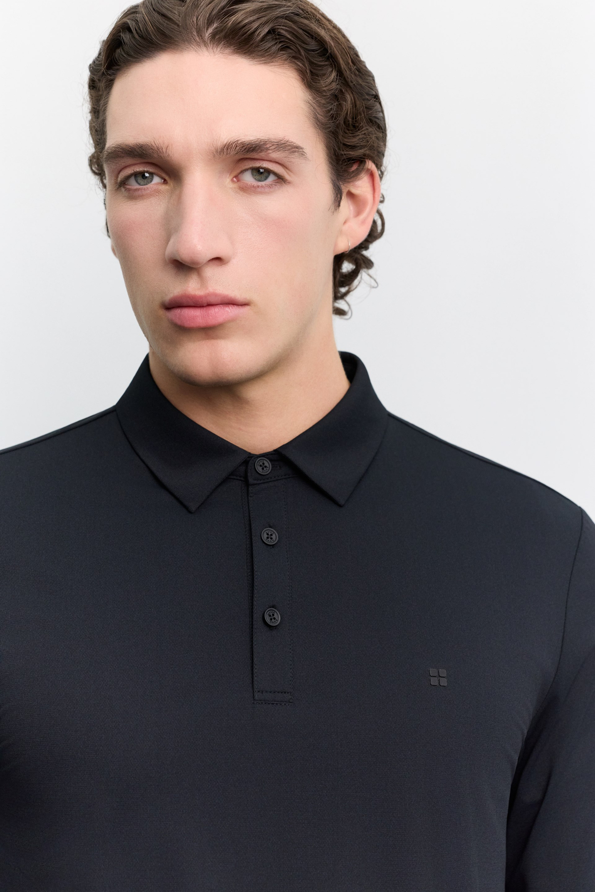 Siyah Polo Yaka Düğmeli Göğüs Logo Baskılı Teknik T-Shirt