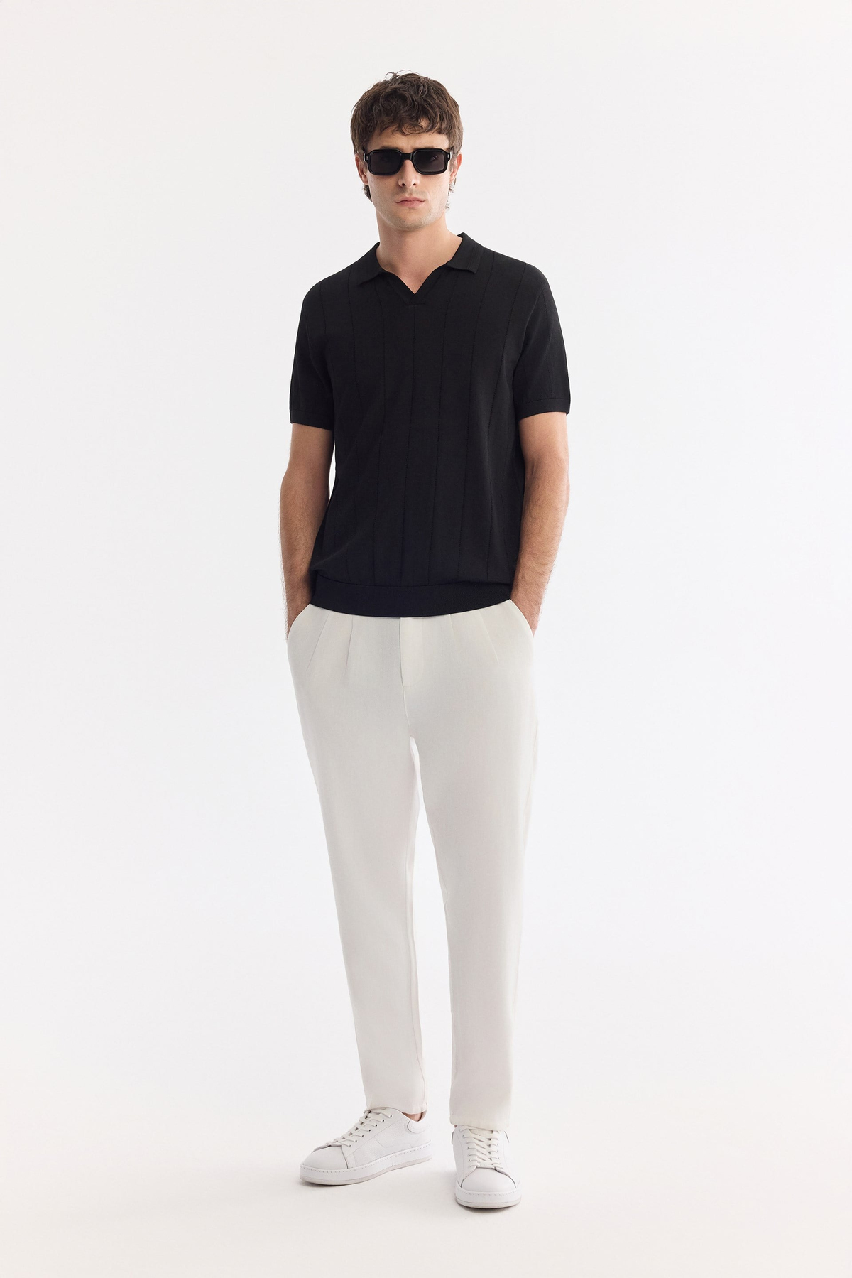 Siyah Polo Yaka Düğmesiz Dokulu Triko T-shirt