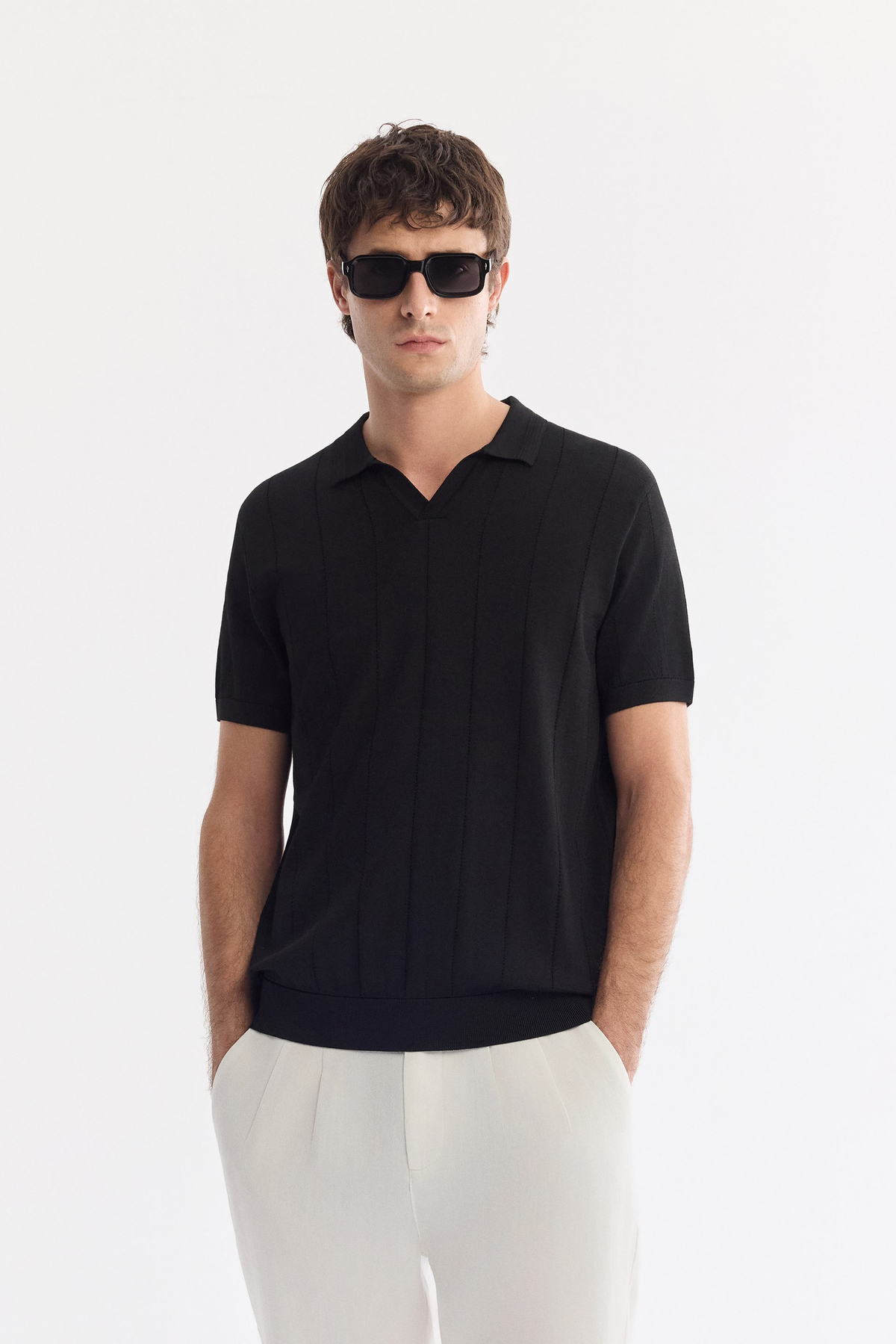 Siyah Polo Yaka Düğmesiz Dokulu Triko T-shirt