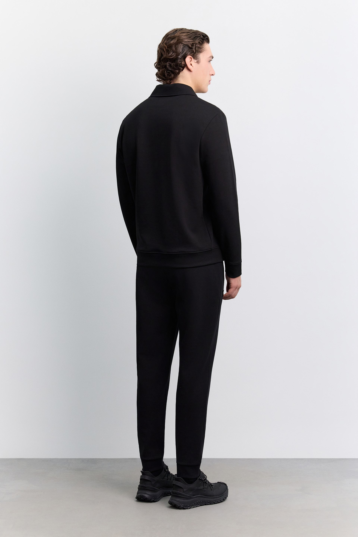 Siyah Polo Yaka Fermuarlı Kolay Ütülenen Sweatshirt
