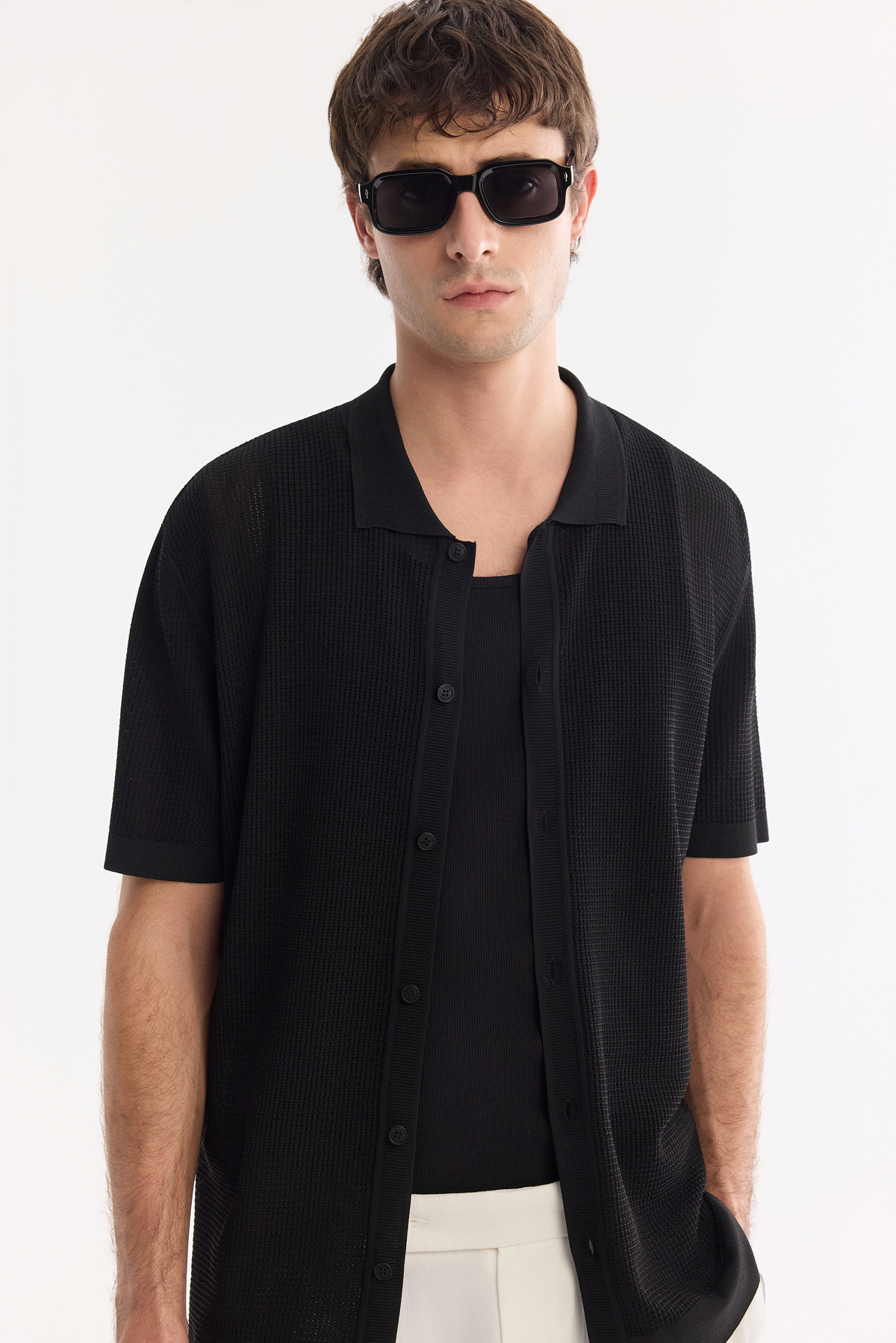 Siyah Polo Yaka Önden Düğmeli Ajurlu Triko T-shirts