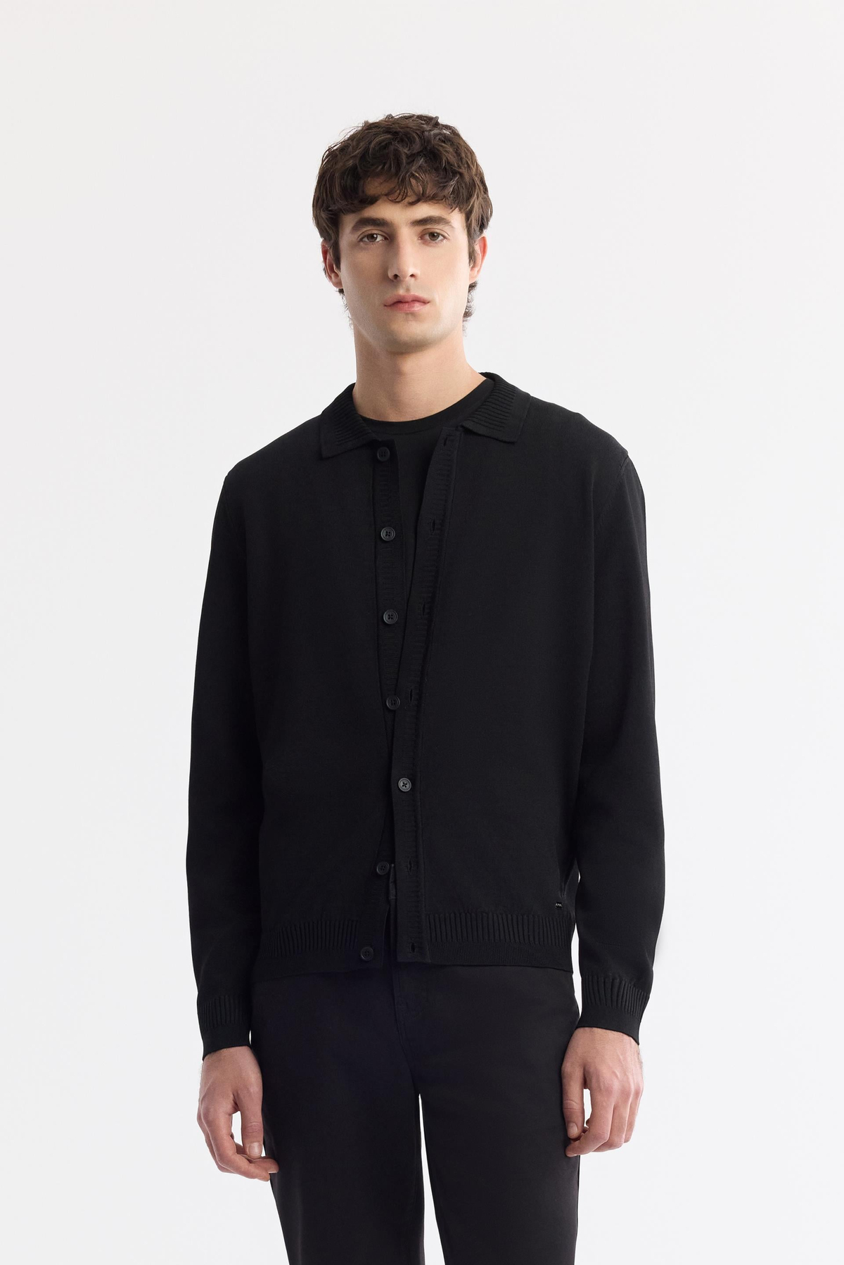 Siyah Polo Yaka Önden Düğmeli Rayon Triko Hırka