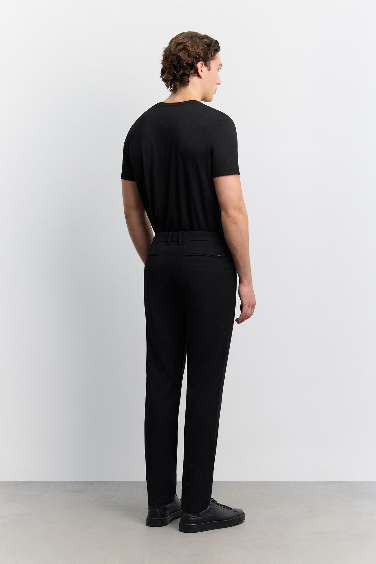 Siyah Yanı Lastikli Fermuar Detaylı Yumuşak Tuşeli Yün Karışımlı Slim Fit Pantolon