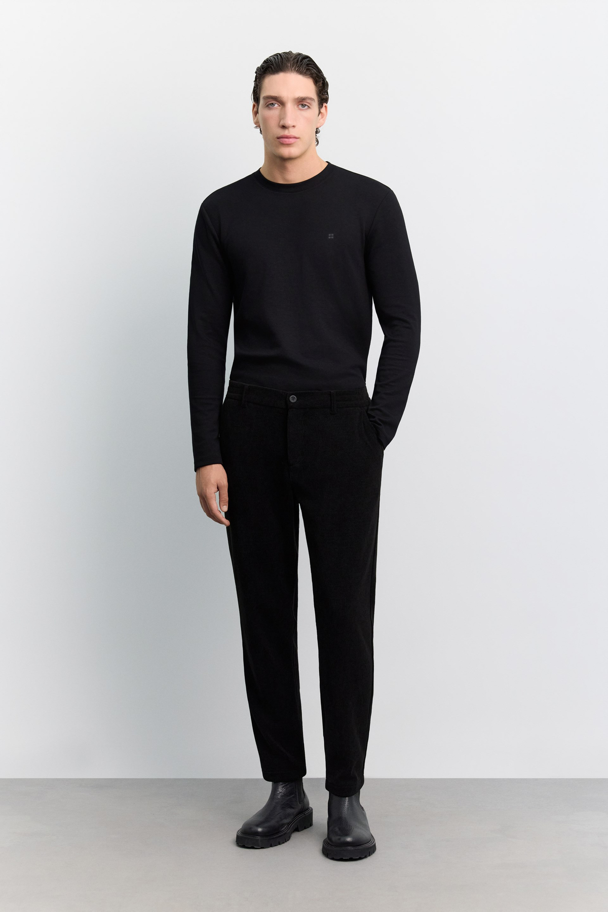 Siyah Yanı Lastikli Kadife Fitilli Relaxed Fit Pantolon
