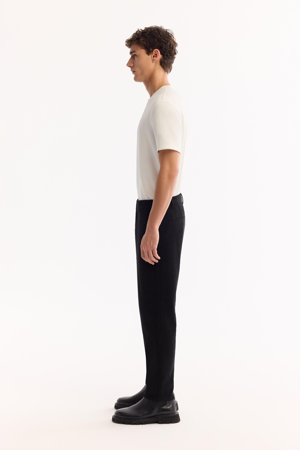 Siyah Yanı Lastikli Kadife Relaxed Fit Pantolon