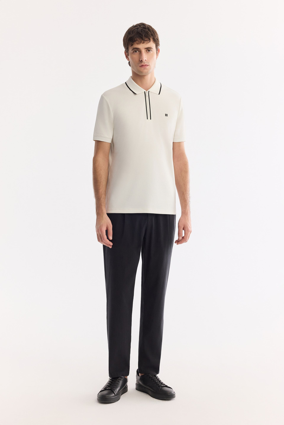 Siyah Yanı Lastikli Pileli Lyocell Relaxed Fit Pantolon