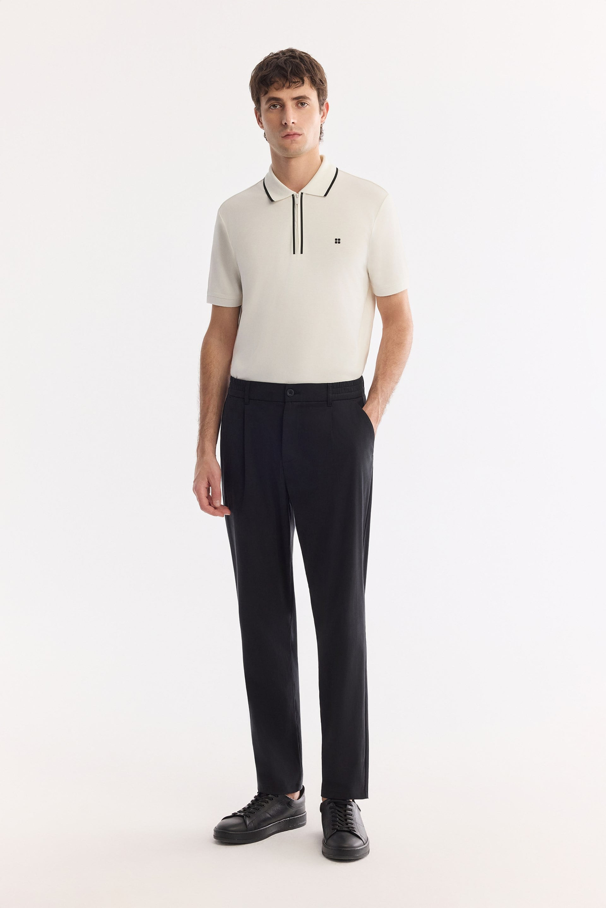 Siyah Yanı Lastikli Pileli Lyocell Relaxed Fit Pantolon