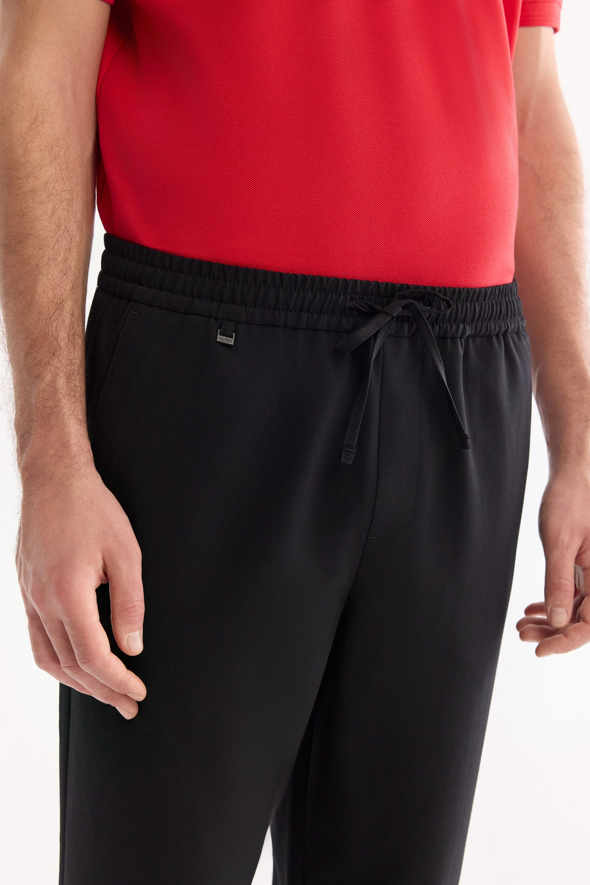 Siyah Yumuşak Tuşeli Beli Full Lastikli Relaxed Fit Pantolon
