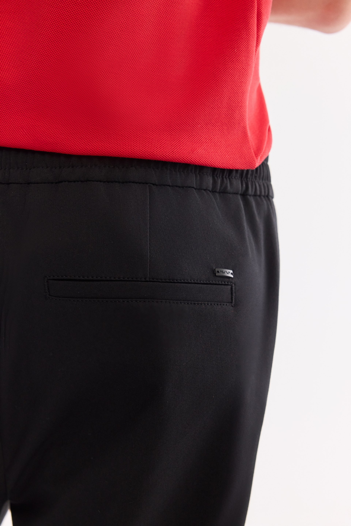 Siyah Yumuşak Tuşeli Beli Full Lastikli Relaxed Fit Pantolon