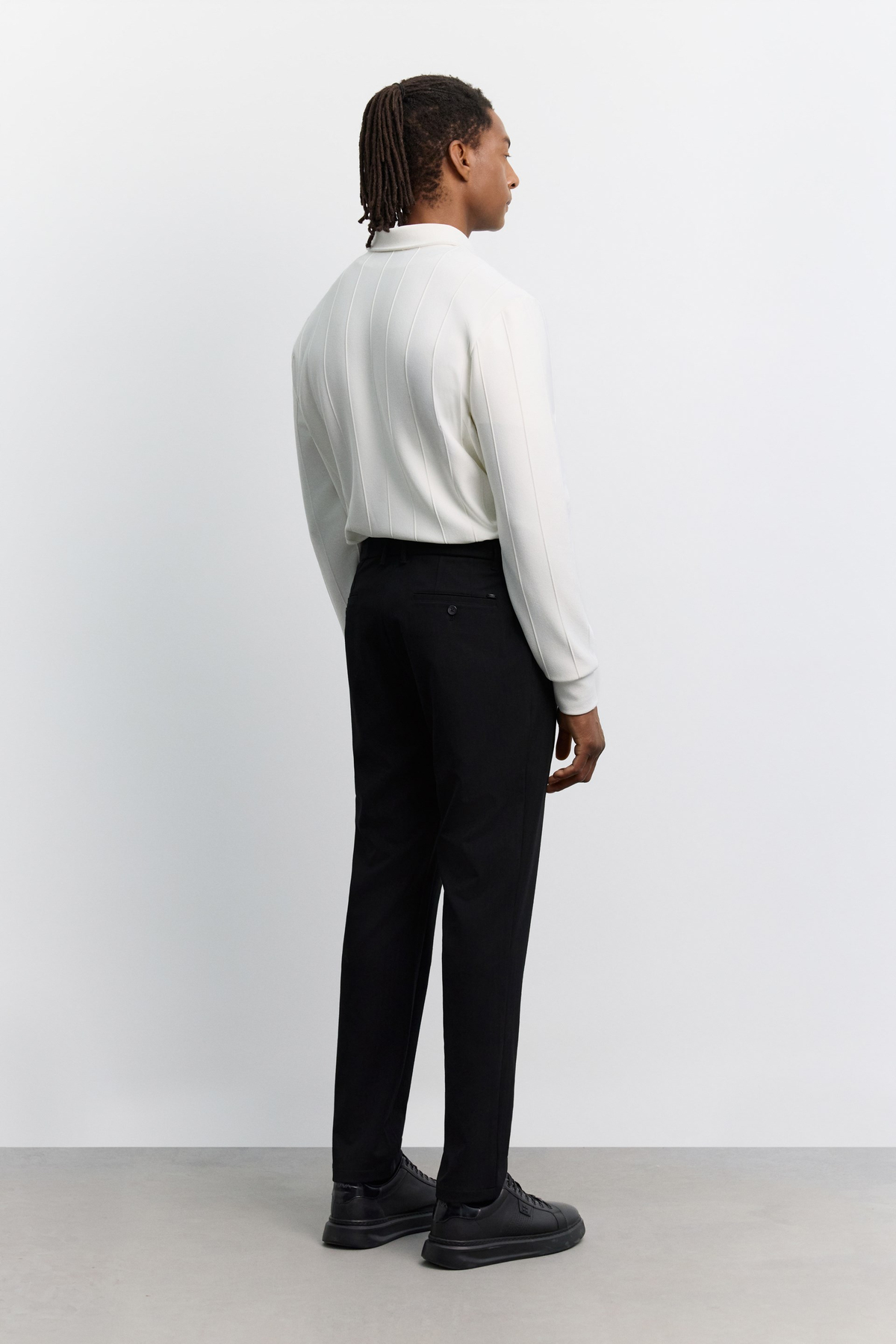 Siyah Yün Karışımlı Yanı Düğmeli Pili Detaylı Slim Fit Pantolon
