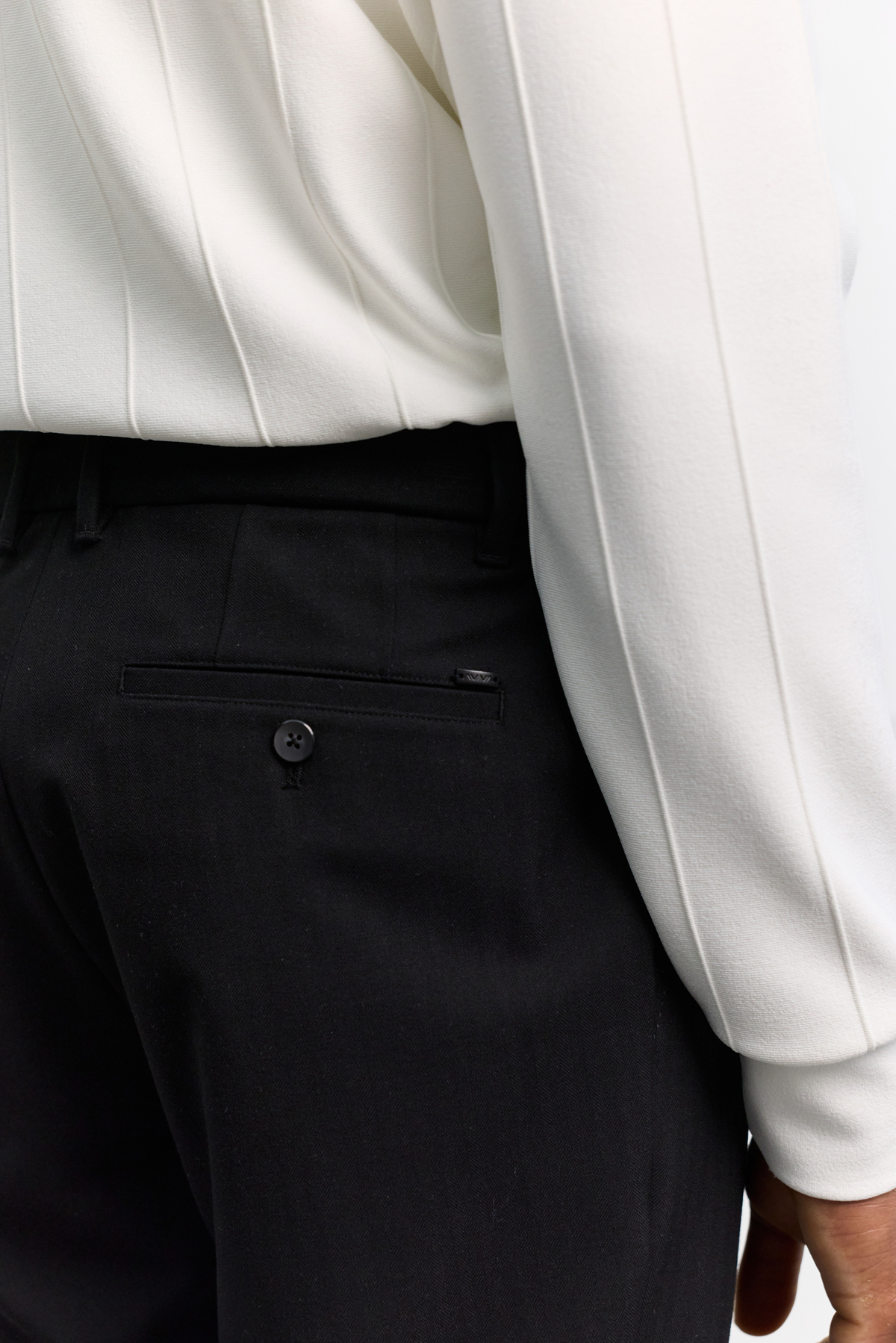 Siyah Yün Karışımlı Yanı Düğmeli Pili Detaylı Slim Fit Pantolon