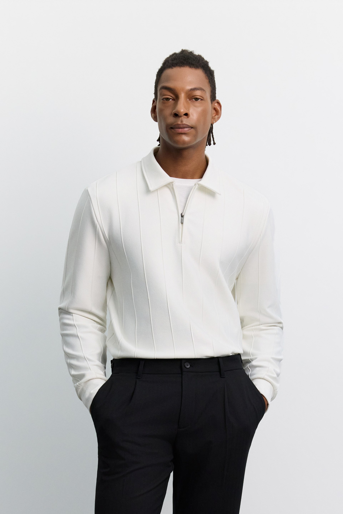 Siyah Yün Karışımlı Yanı Düğmeli Pili Detaylı Slim Fit Pantolon