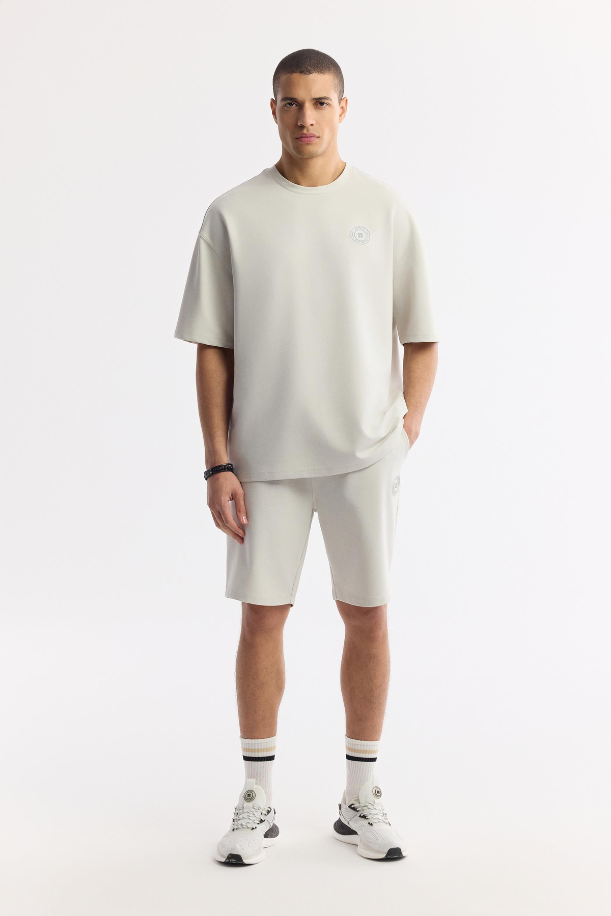Taş Bisiklet Yaka Oversize Aplike Baskı Detaylı 2'İplik T-Shirt