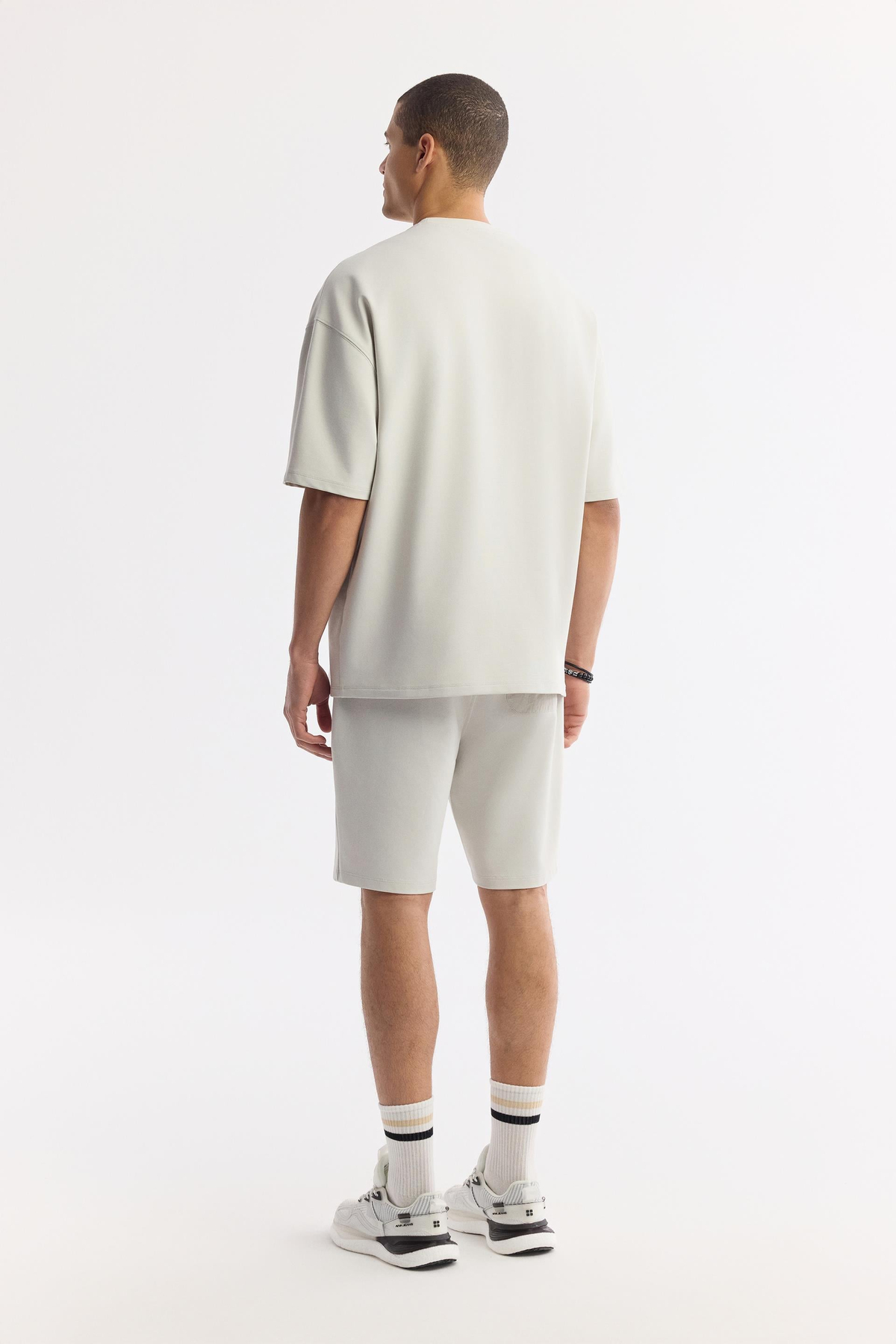 Taş Bisiklet Yaka Oversize Aplike Baskı Detaylı 2'İplik T-Shirt