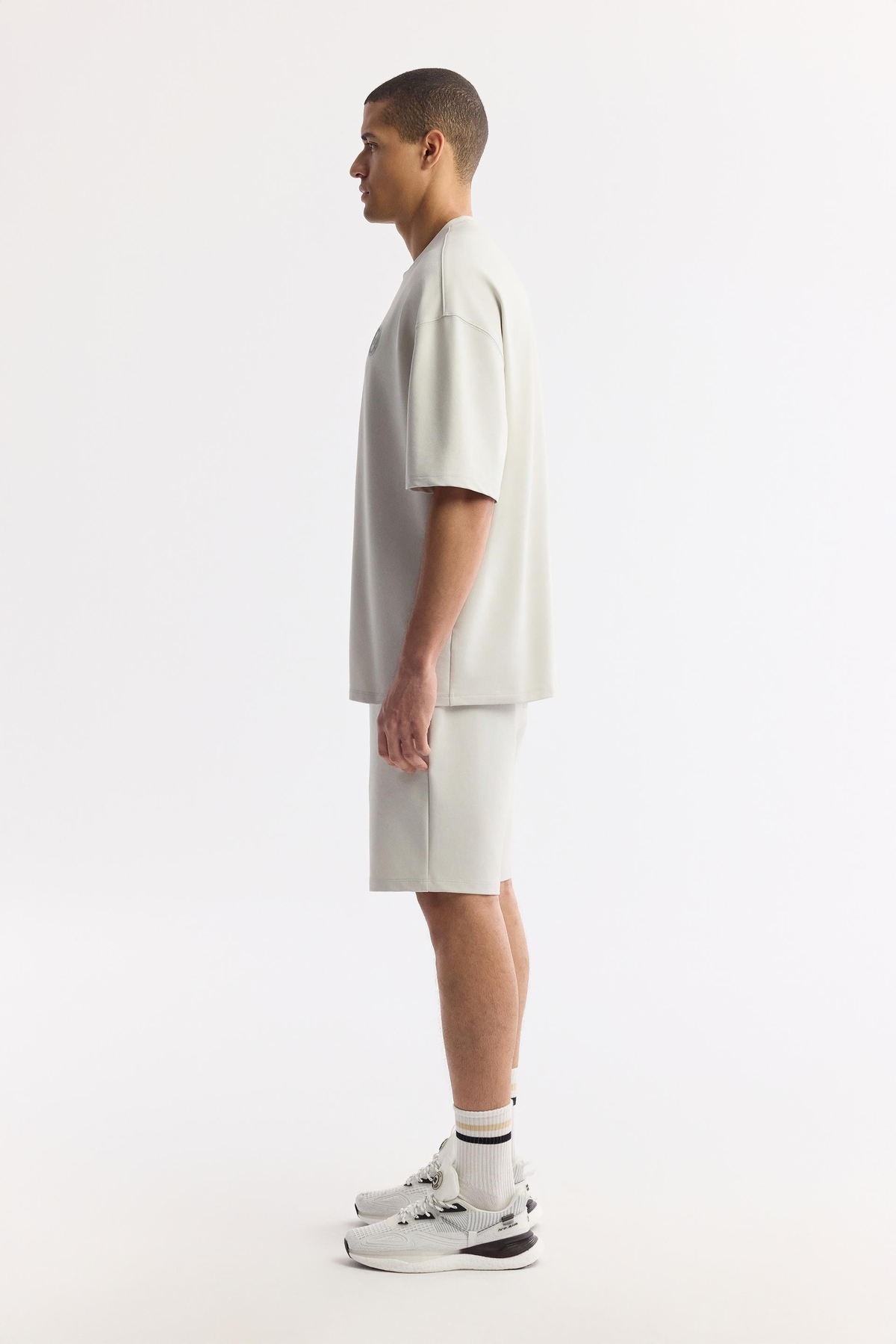 Taş Bisiklet Yaka Oversize Aplike Baskı Detaylı 2'İplik T-Shirt