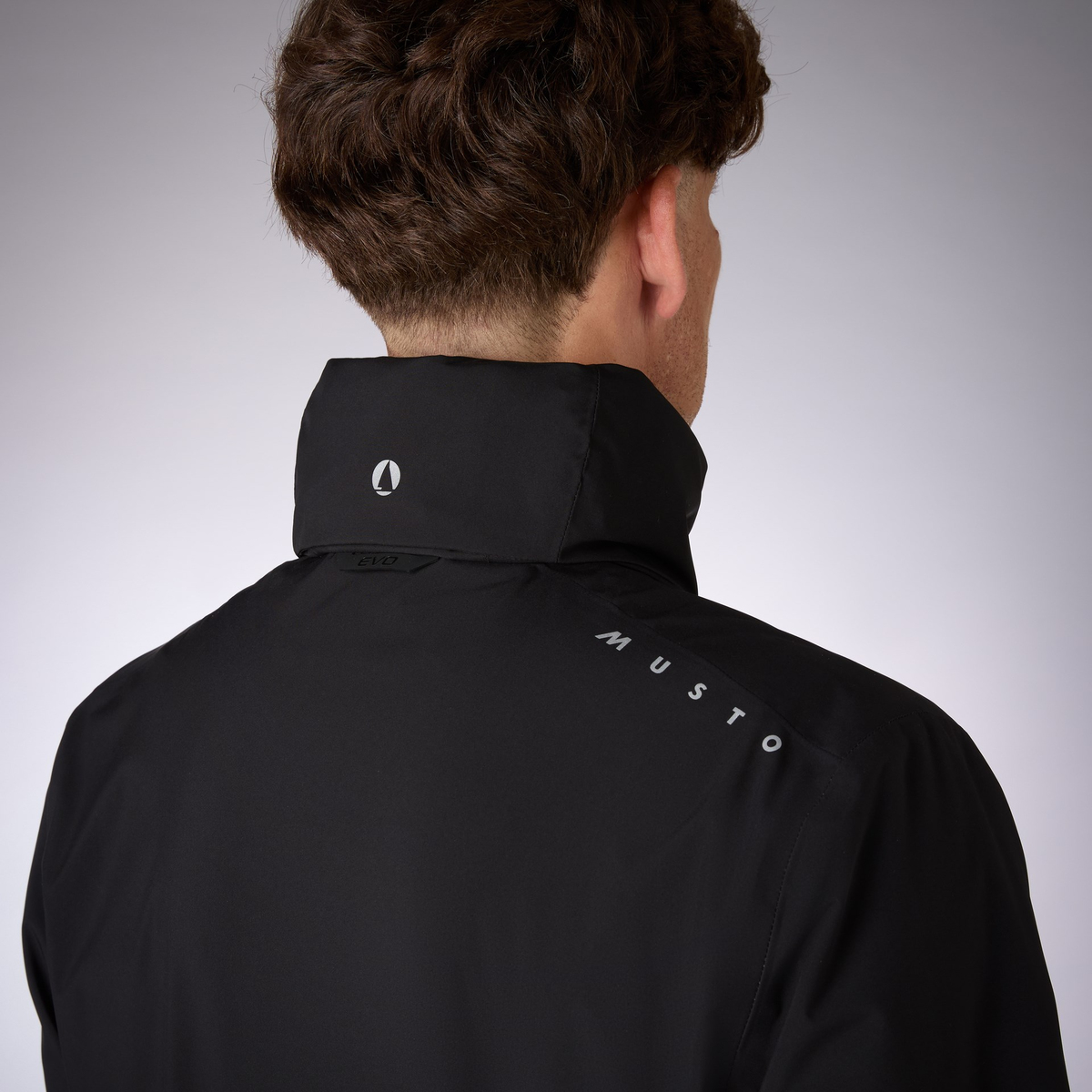 MUSTO M EVO WP CREW MONT