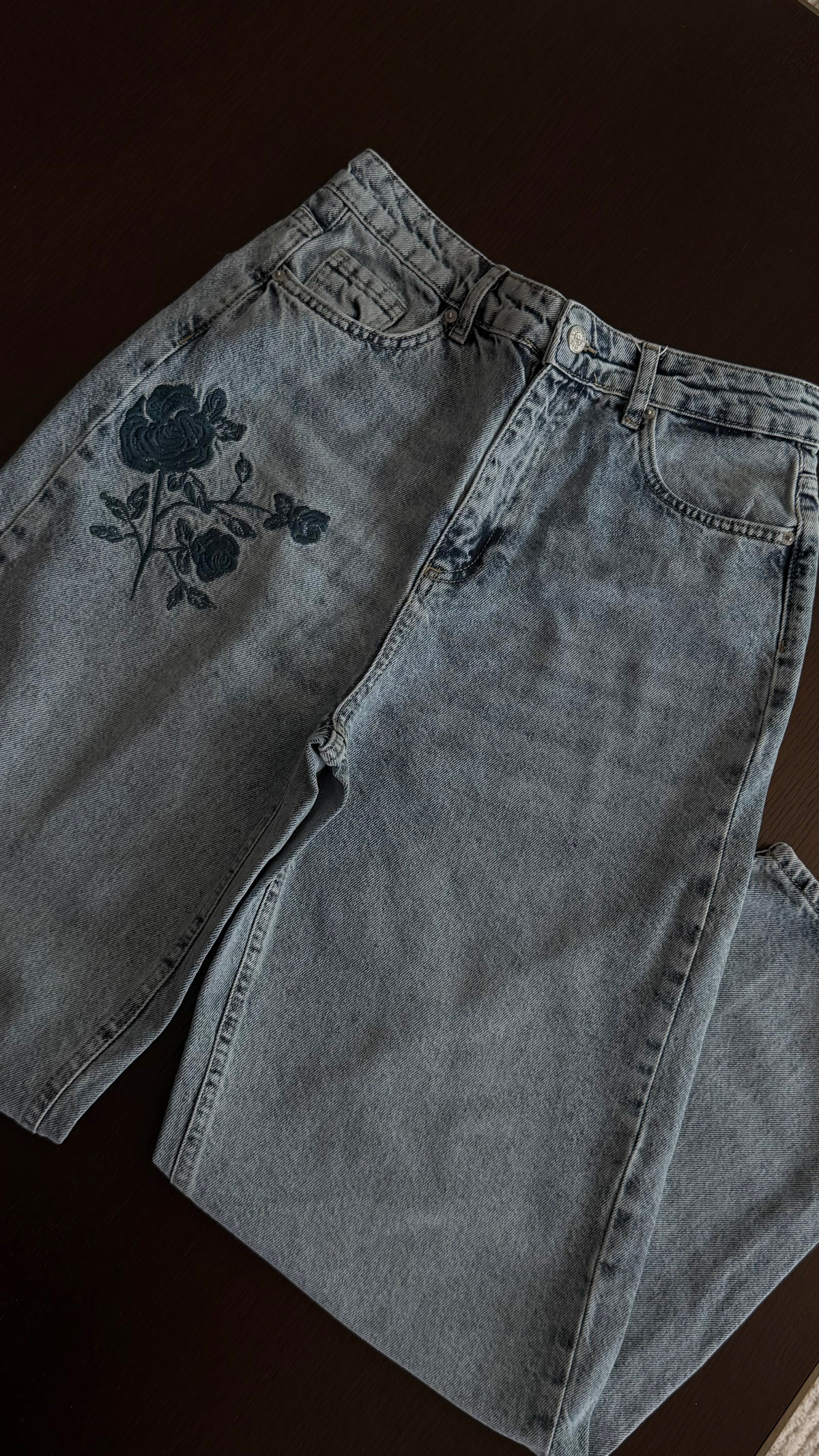Barrel Fit Çiçek İşlemeli Jean Pantolon