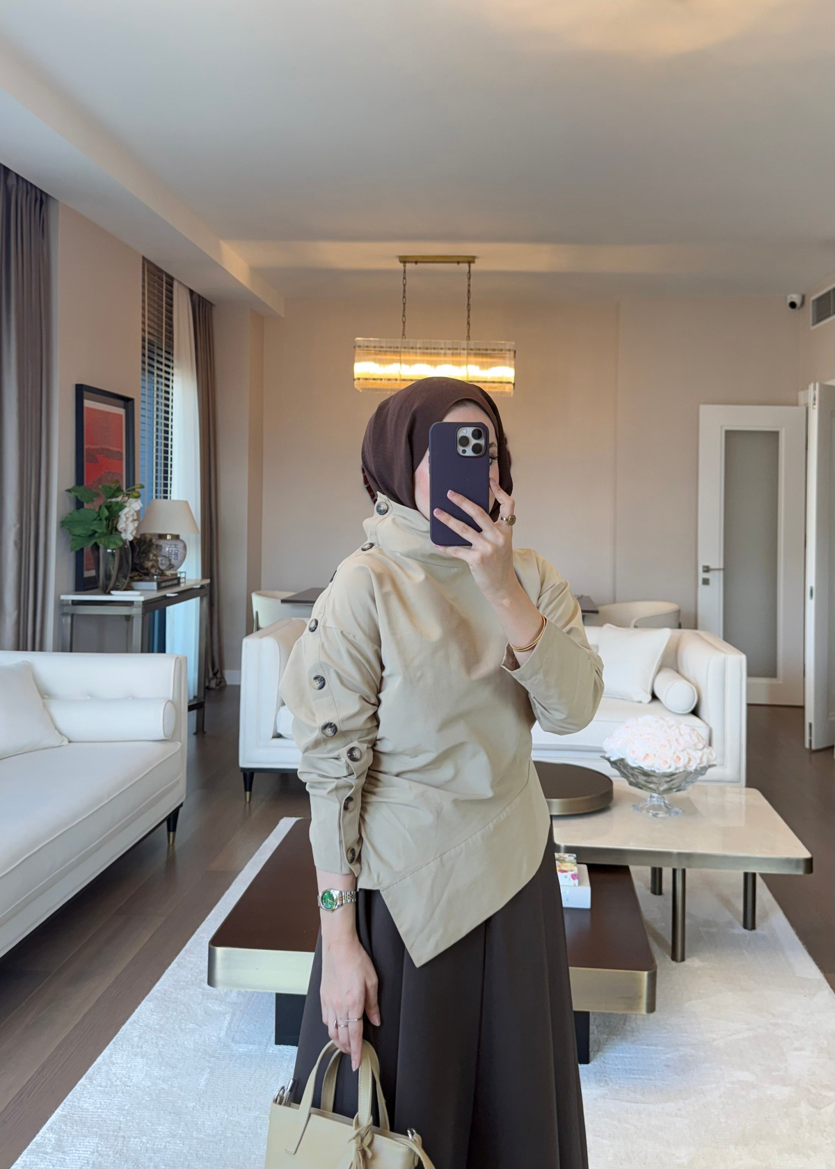 Kolu Düğme Detaylı Asimetrik Bluz Bej