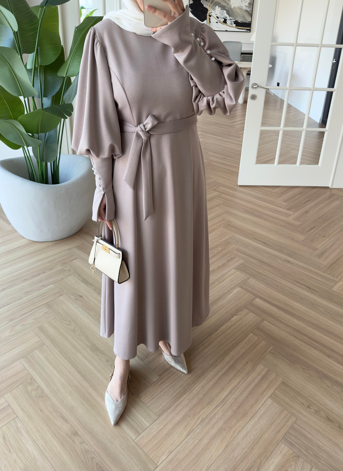  Kolu İnci Detaylı Elbise Vizon