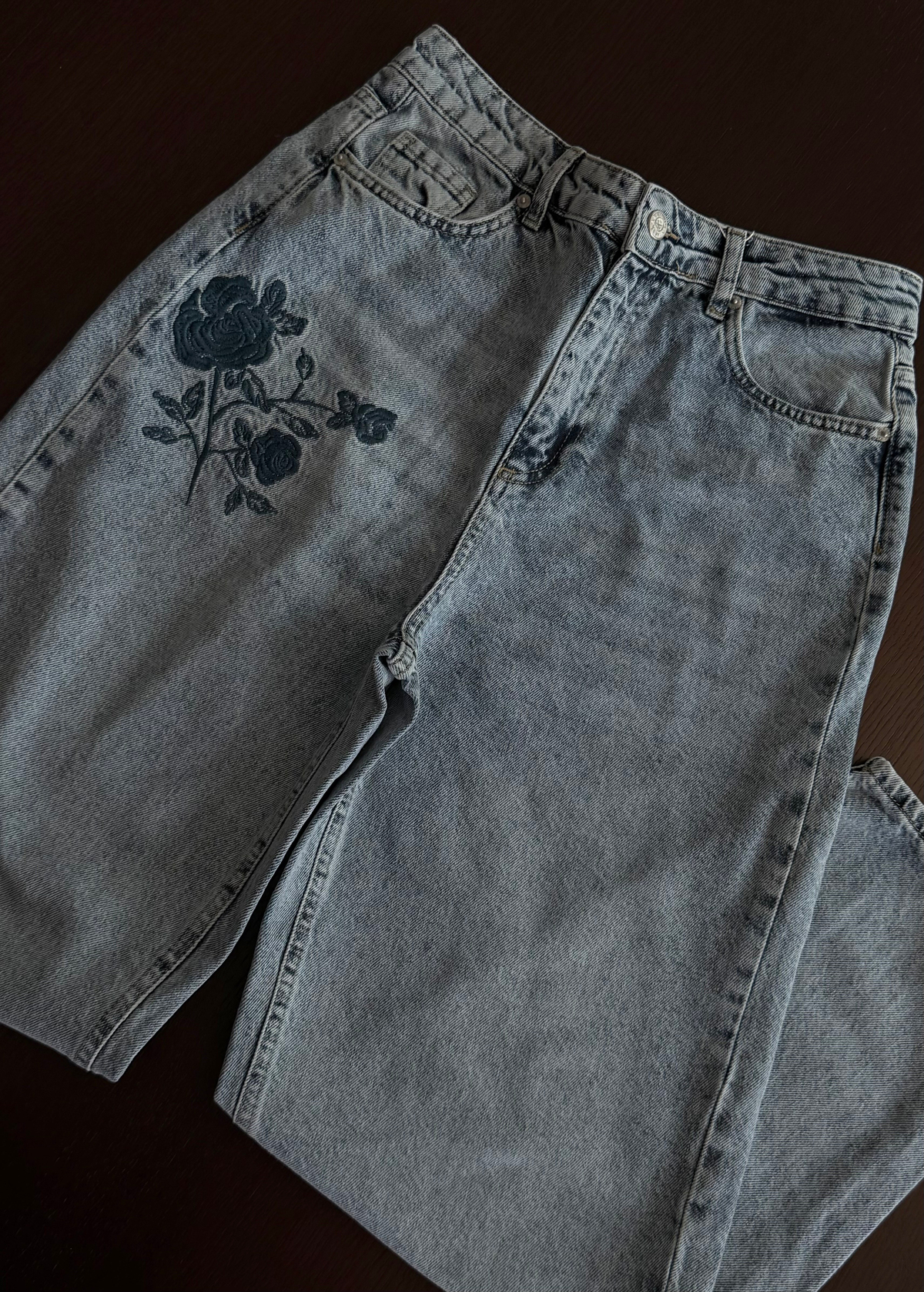 Barrel Fit Çiçek İşlemeli Jean Pantolon