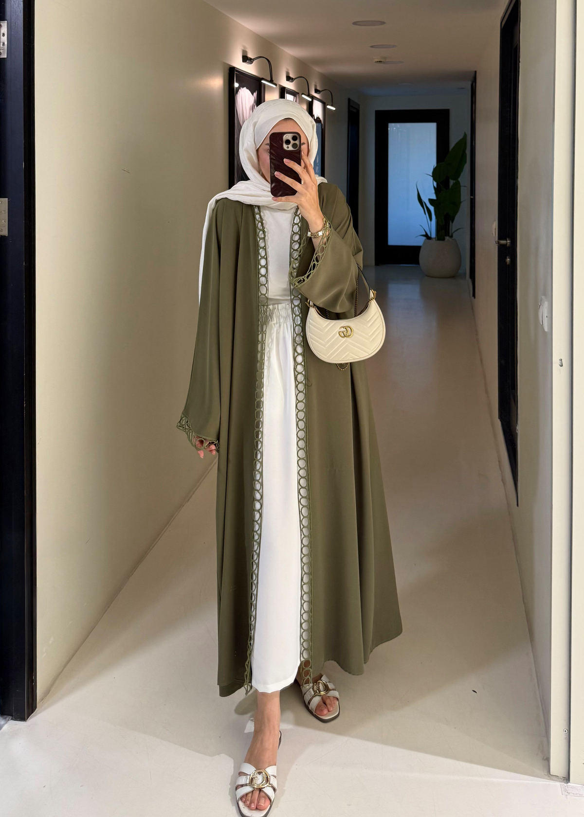 Brode Nakışlı Abaya Haki