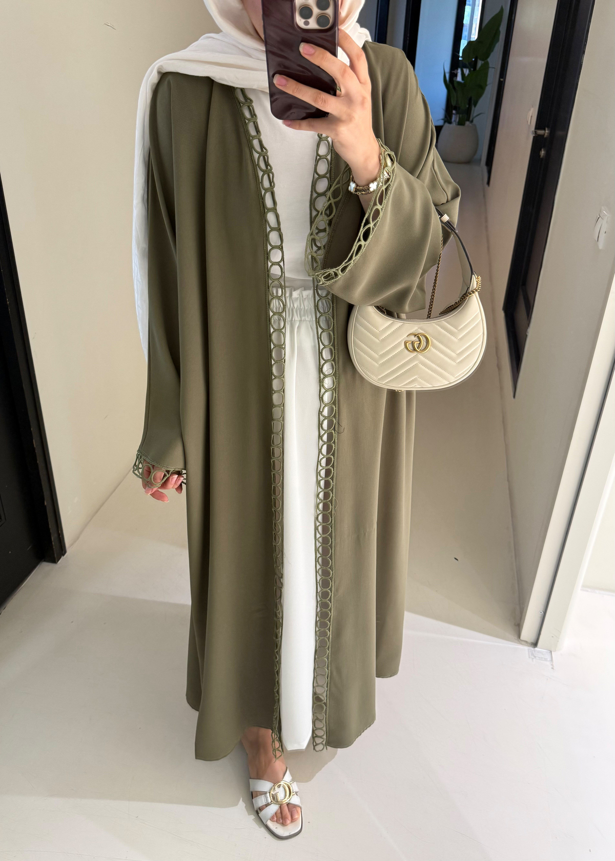 Brode Nakışlı Abaya Haki