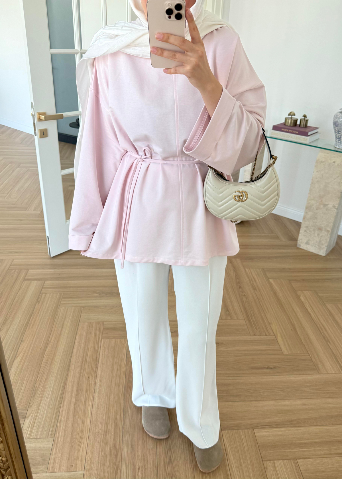 Dikiş Detaylı Yırtmaçlı Sweatshirt Pudra