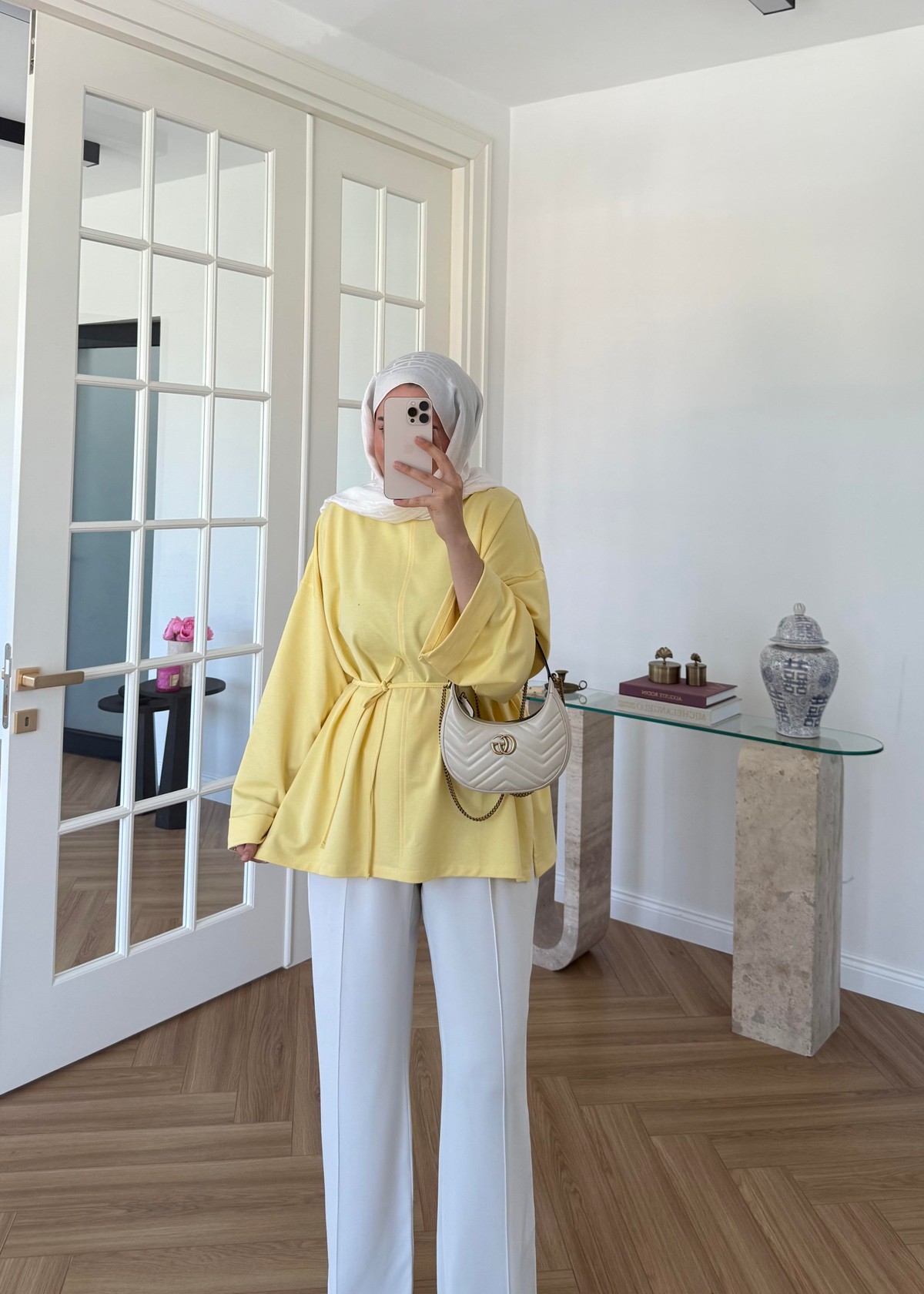 Dikiş Detaylı Yırtmaçlı Sweatshirt Sarı