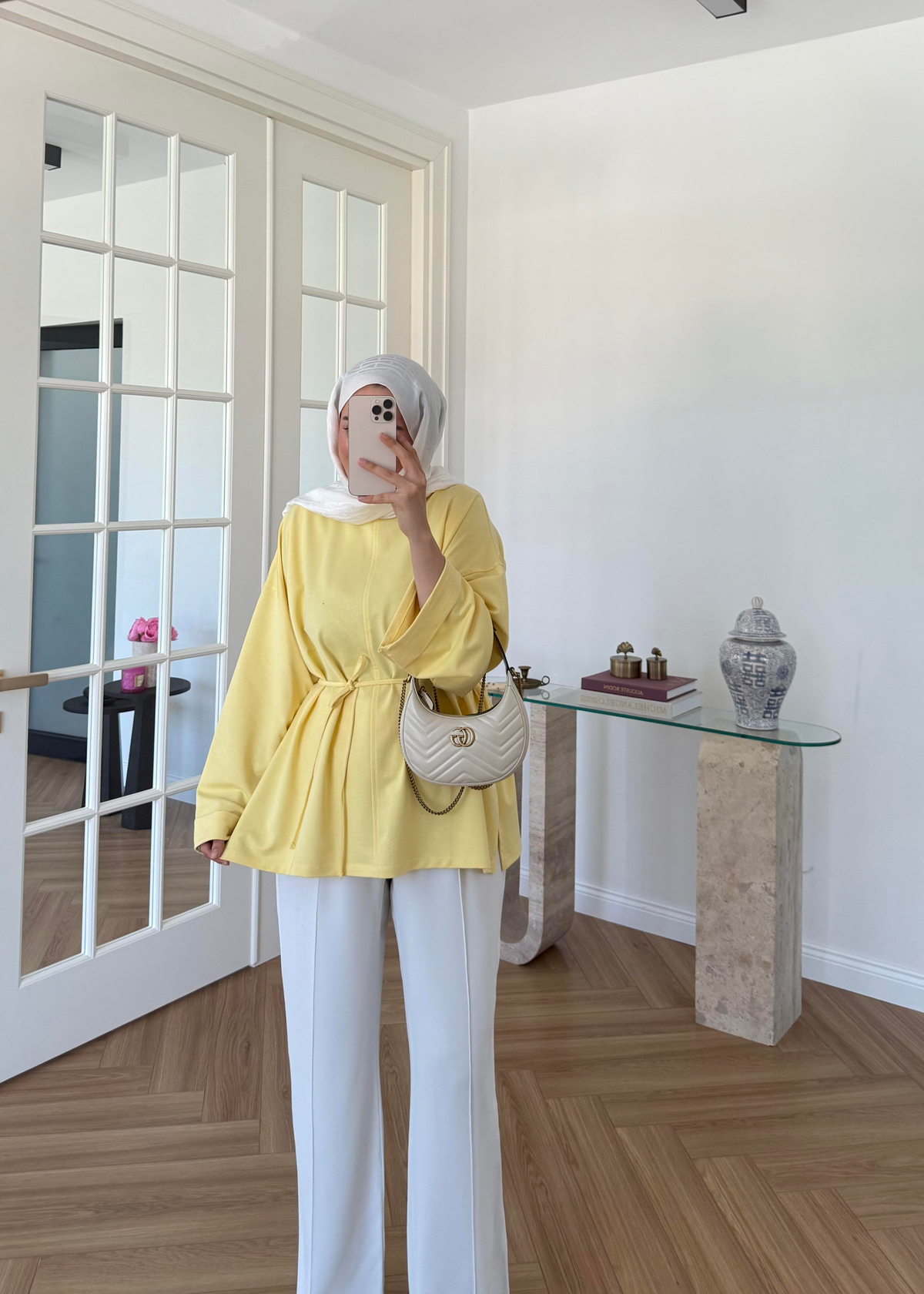 Dikiş Detaylı Yırtmaçlı Sweatshirt Sarı