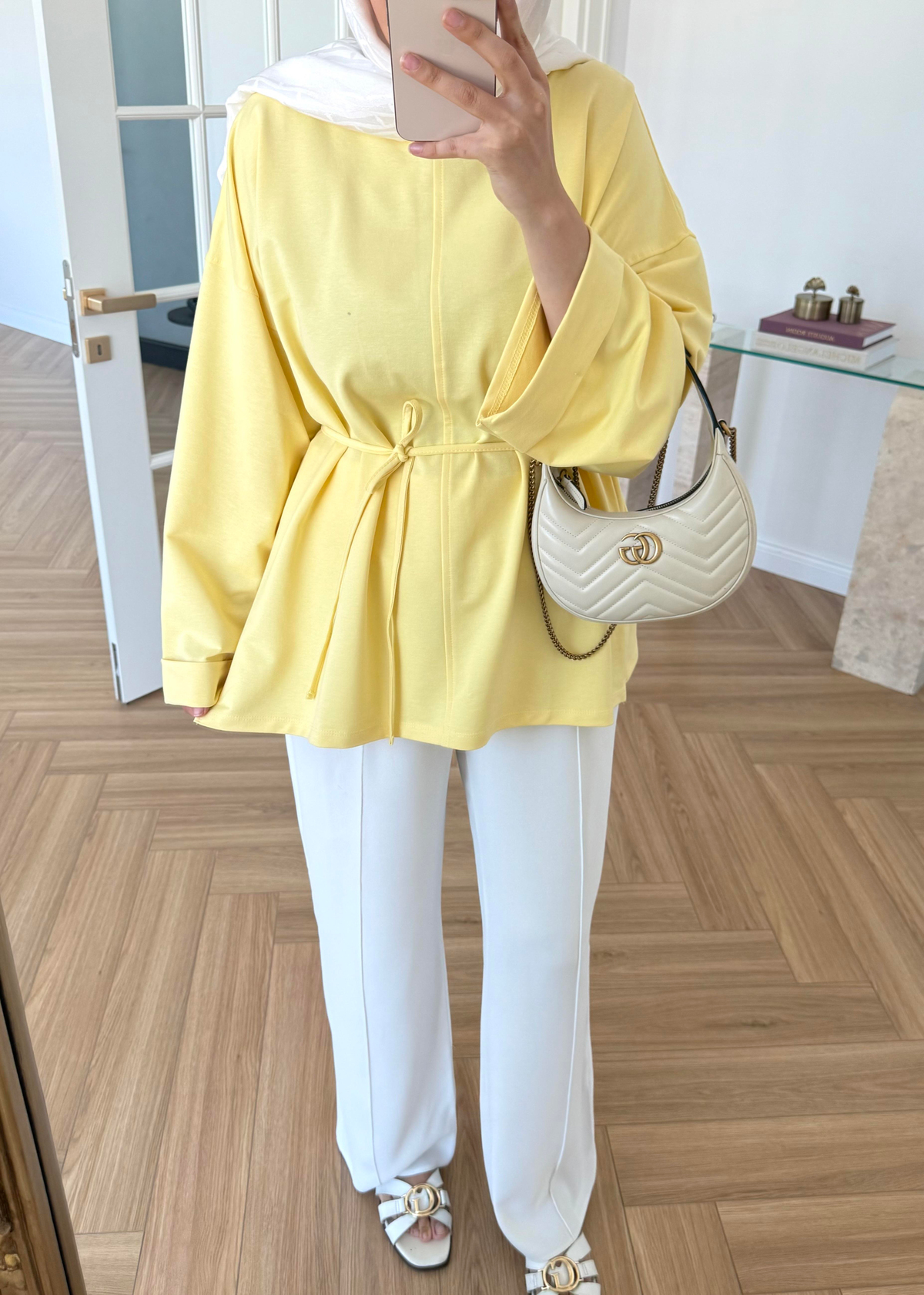 Dikiş Detaylı Yırtmaçlı Sweatshirt Sarı