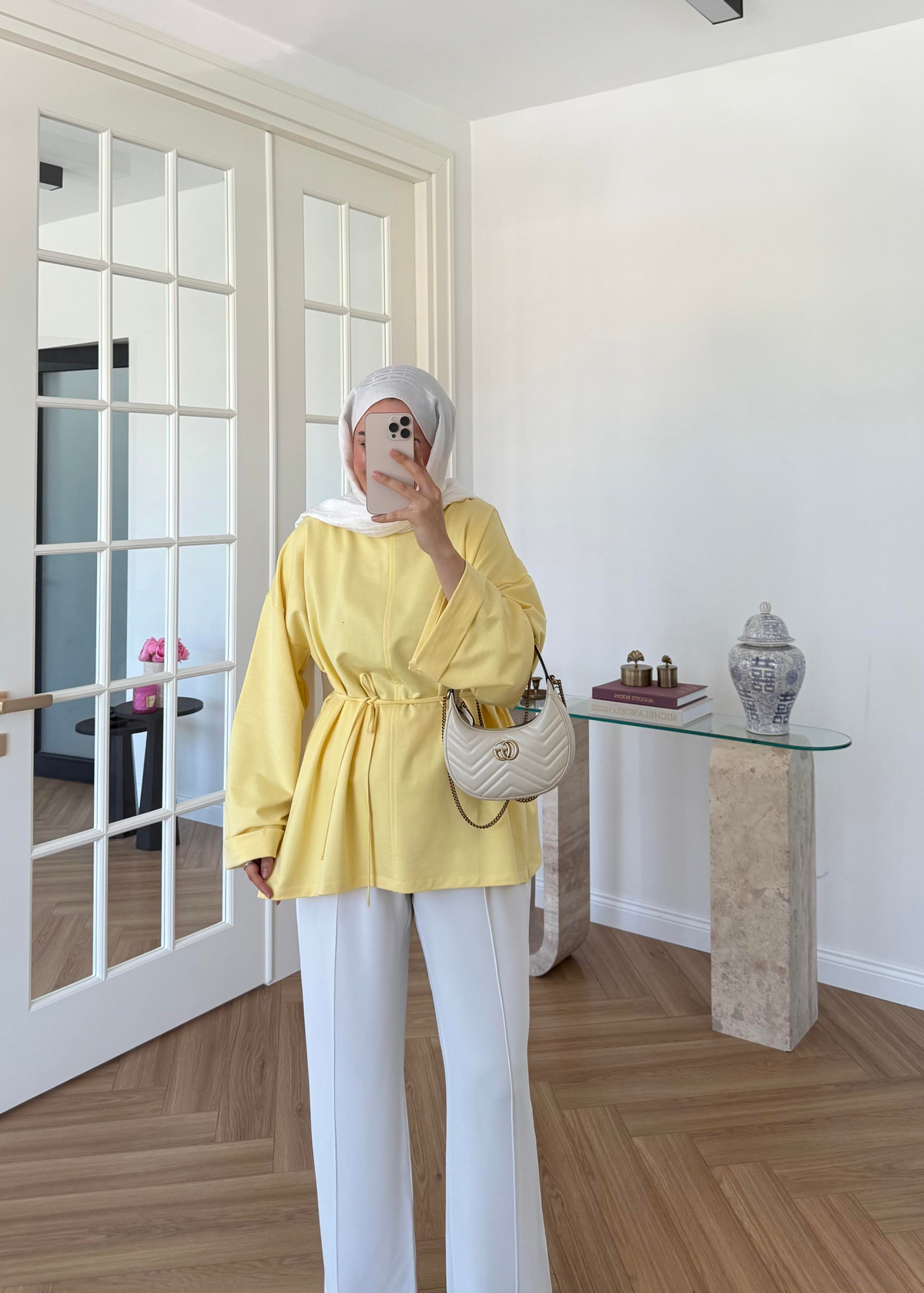 Dikiş Detaylı Yırtmaçlı Sweatshirt Sarı