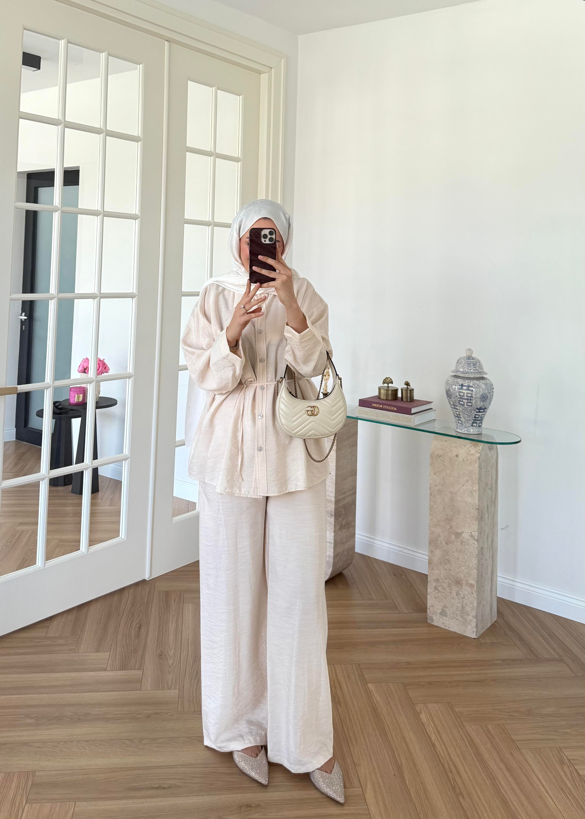 Gömlekli Takım Taş