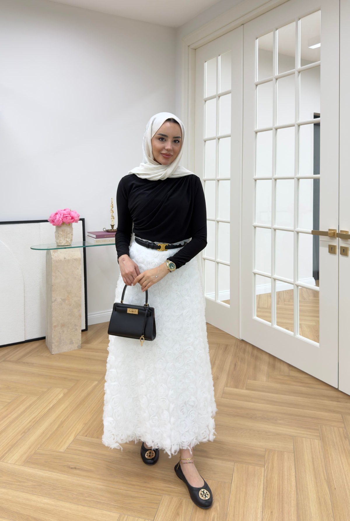 Gül Güpür Detaylı Etek Beyaz