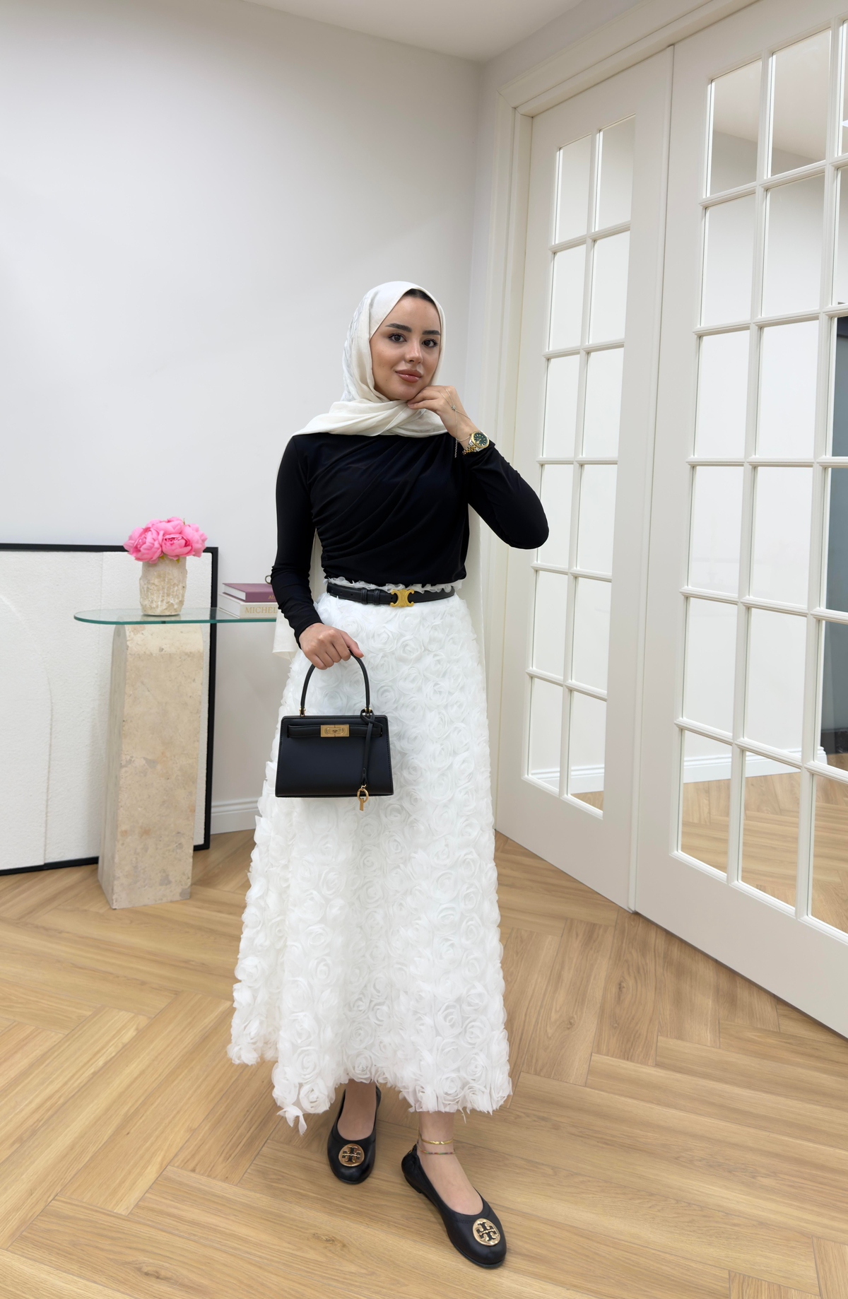 Gül Güpür Detaylı Etek Beyaz