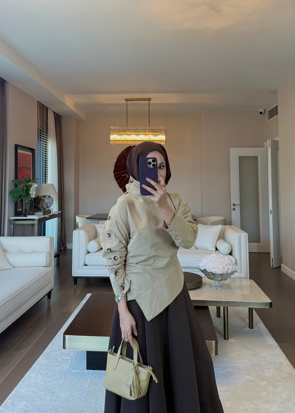 Kolu Düğme Detaylı Asimetrik Bluz Bej