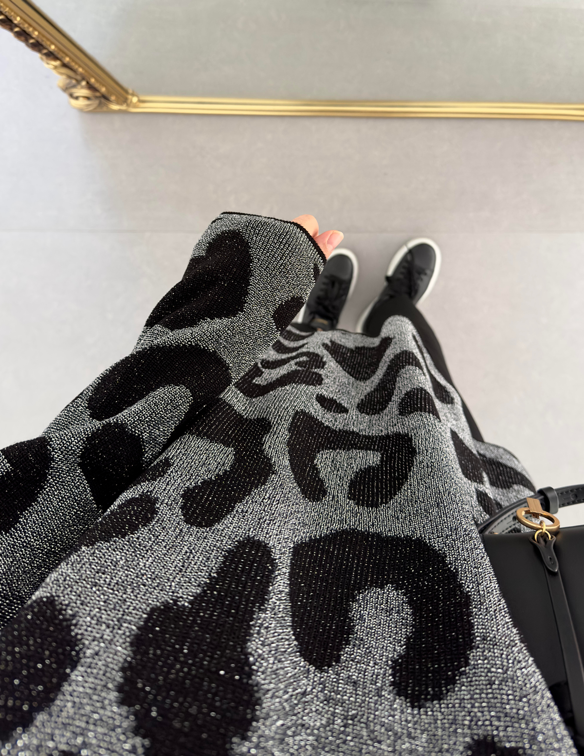 Leoparlı Simli Triko Siyah