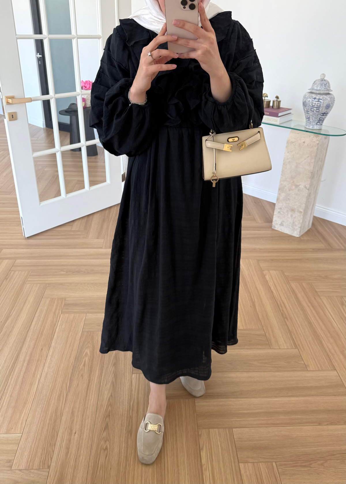 Önü Fırfırlı Elbise Siyah