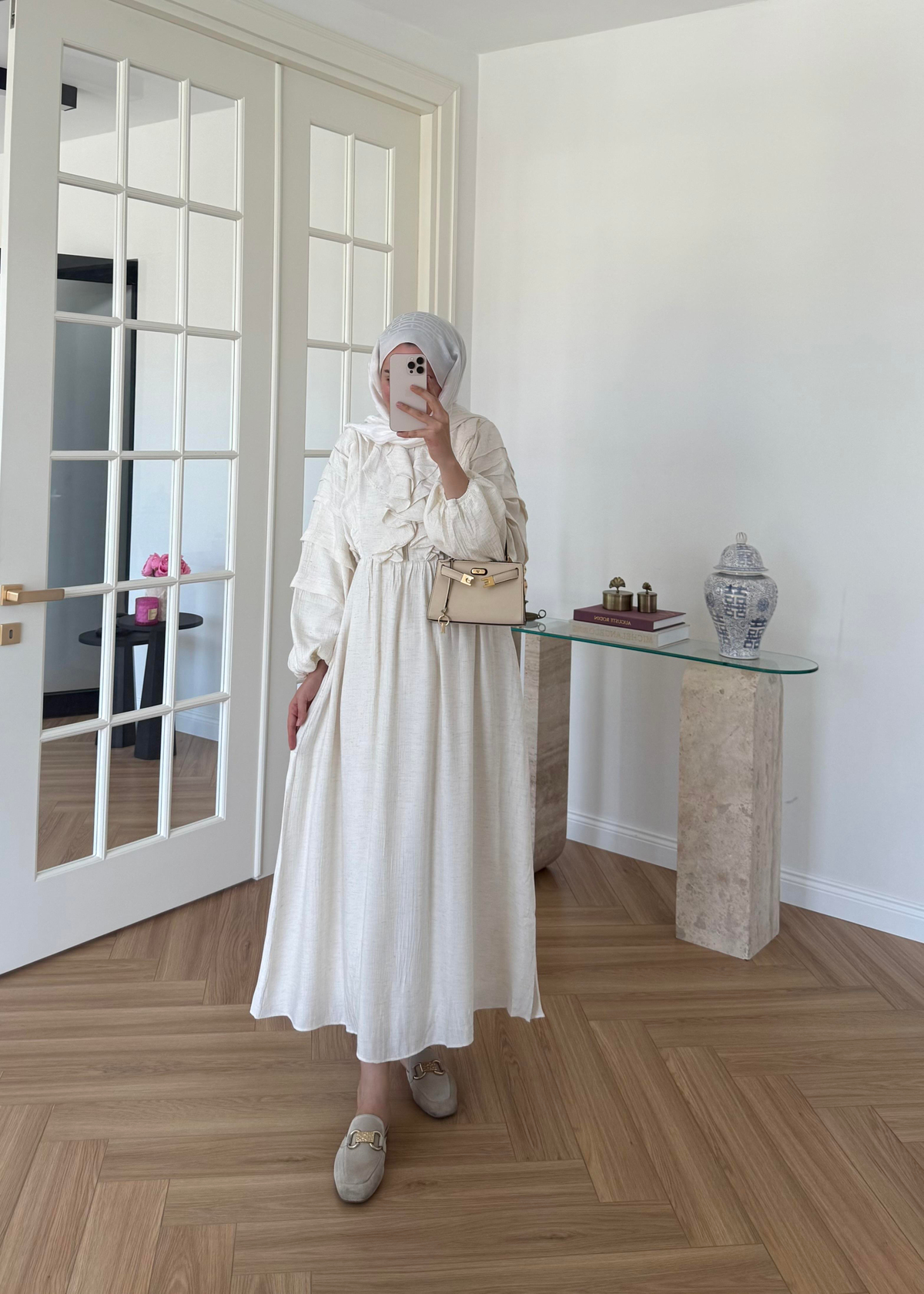 Önü Fırfırlı Elbise Taş