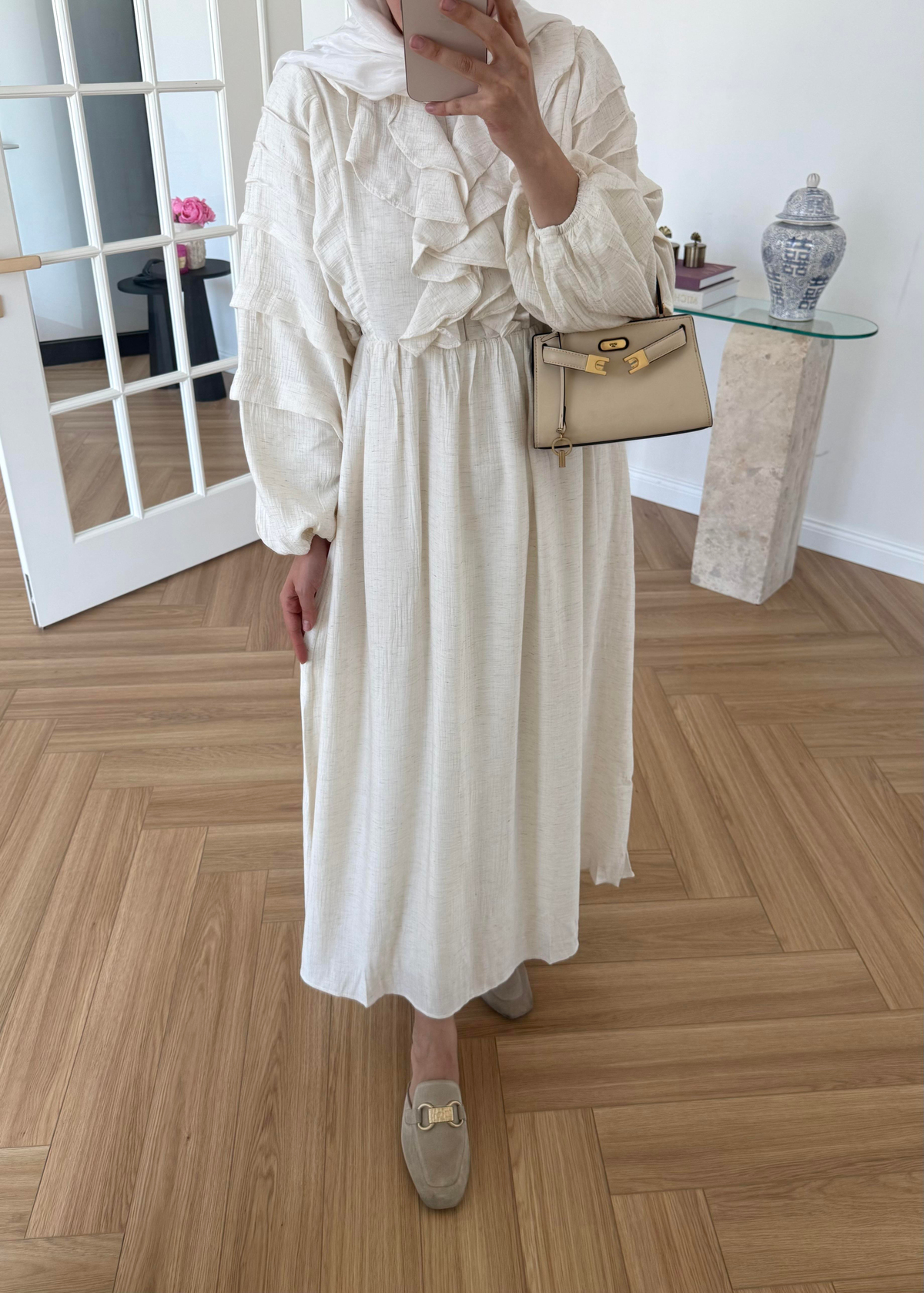 Önü Fırfırlı Elbise Taş