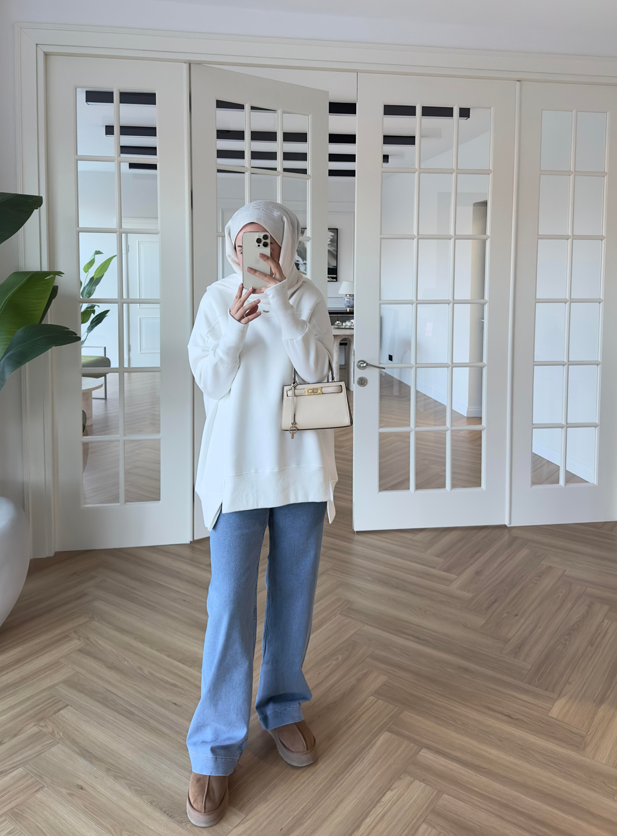 Parmak Geçirmeli Sweatshirt Ekru