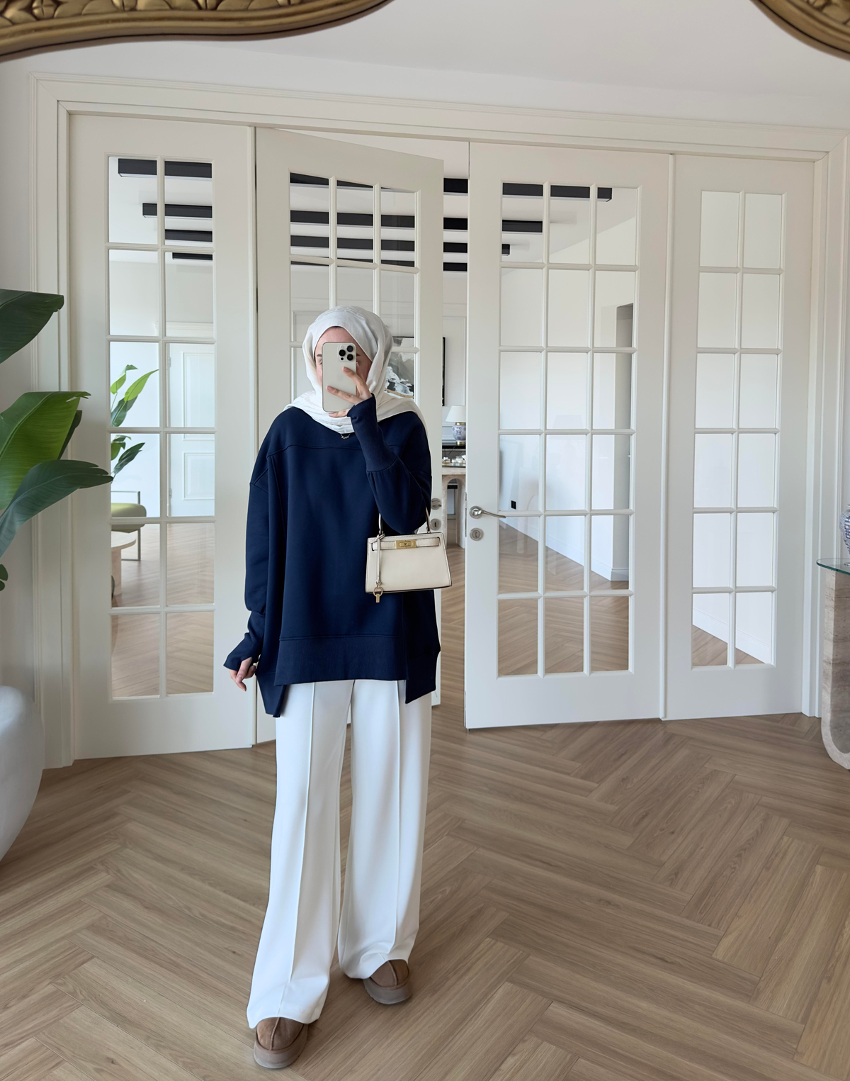 Parmak Geçirmeli Sweatshirt Lacivert