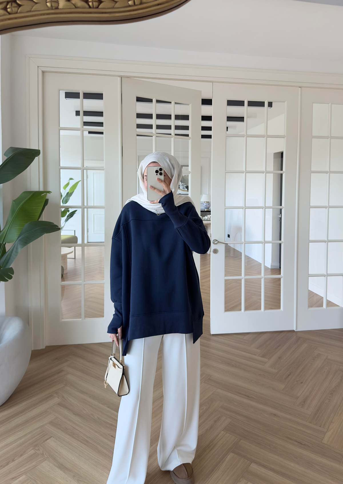 Parmak Geçirmeli Sweatshirt Lacivert