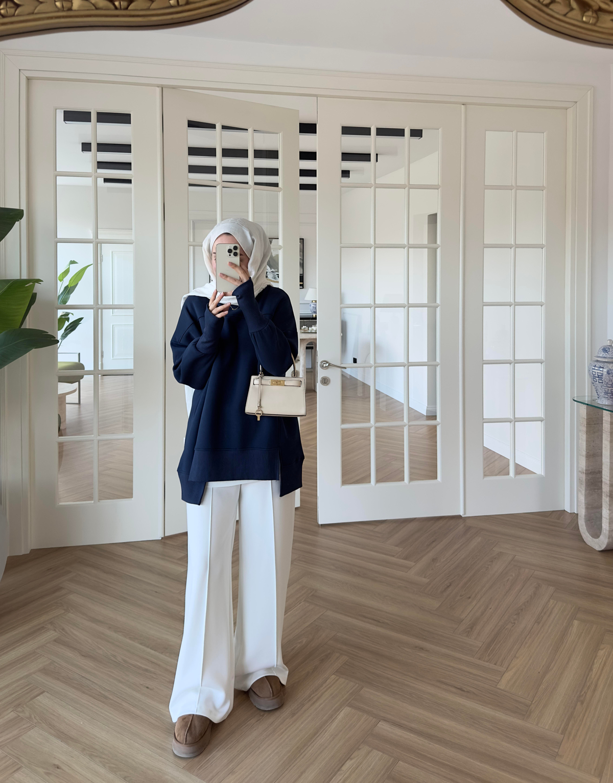 Parmak Geçirmeli Sweatshirt Lacivert